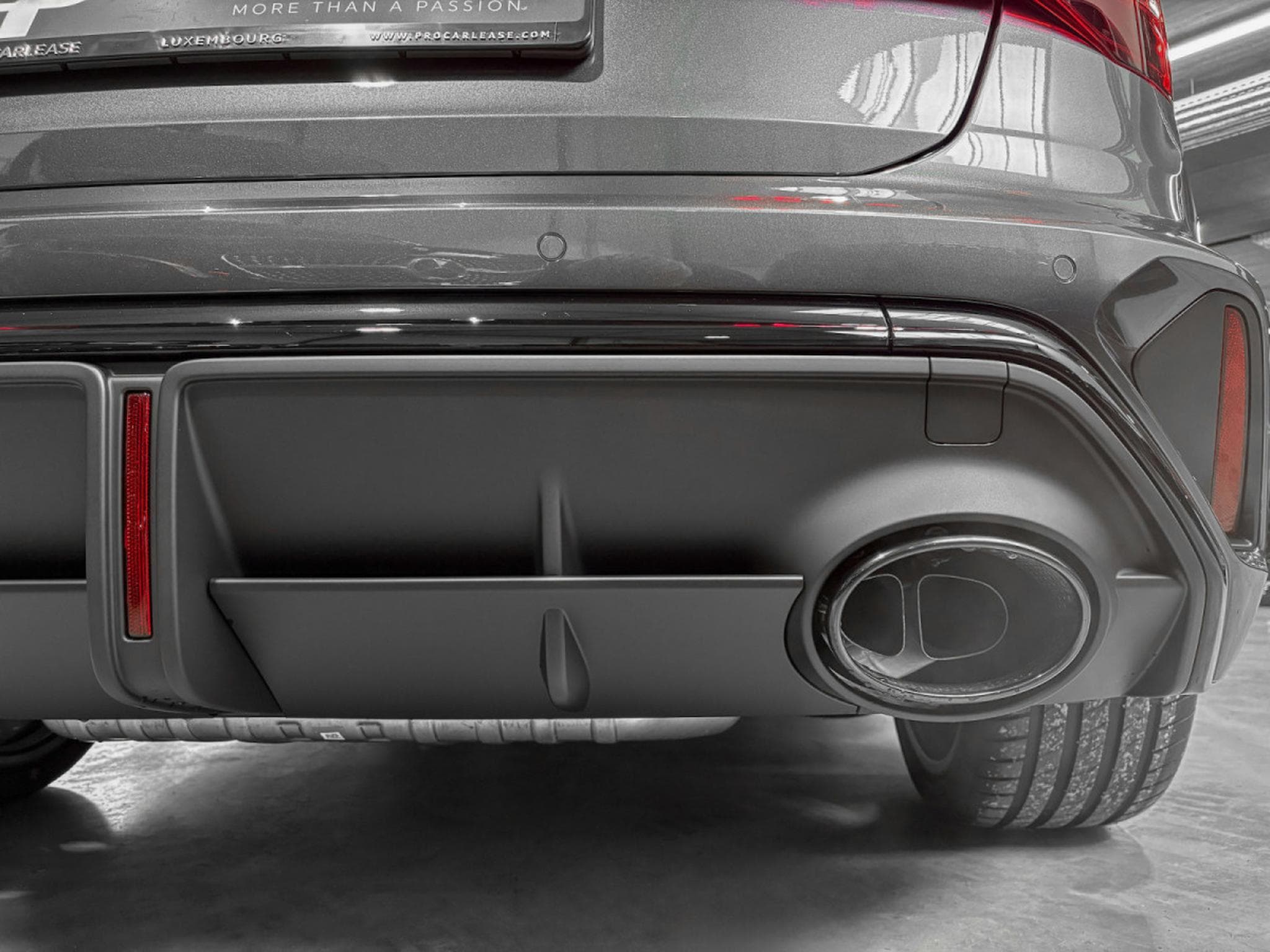 Audi RS3 Sportback 2.5 TFSI quattro/Pano/SCHALE//360°/SONO/MATRIX (2026) - Photo 4