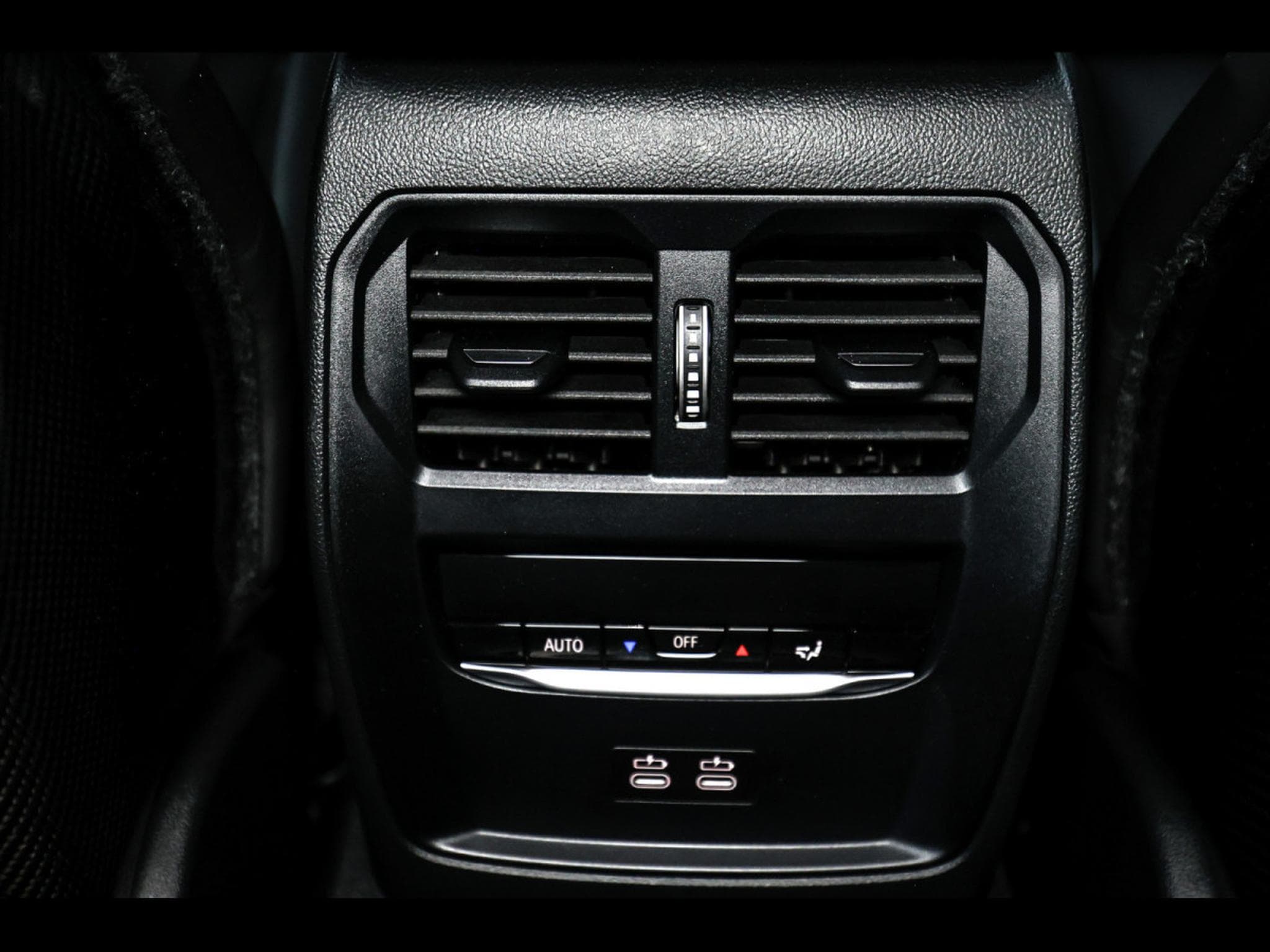 BMW M3 COMPETITION LIMOUSINE (G80) - MADEIRA RED METALLIC – BMW IND (2025) - Photo 25