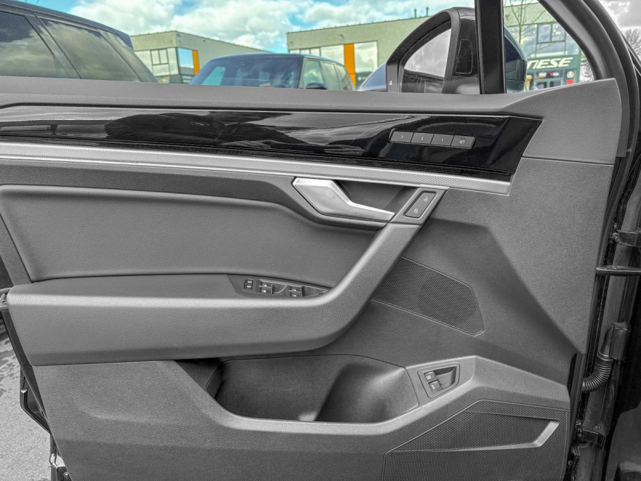 VW Touareg R 4Motion eHybrid/ ERGO CONFORT/VIRTUAL/PANORAMA (2021) - Photo 16