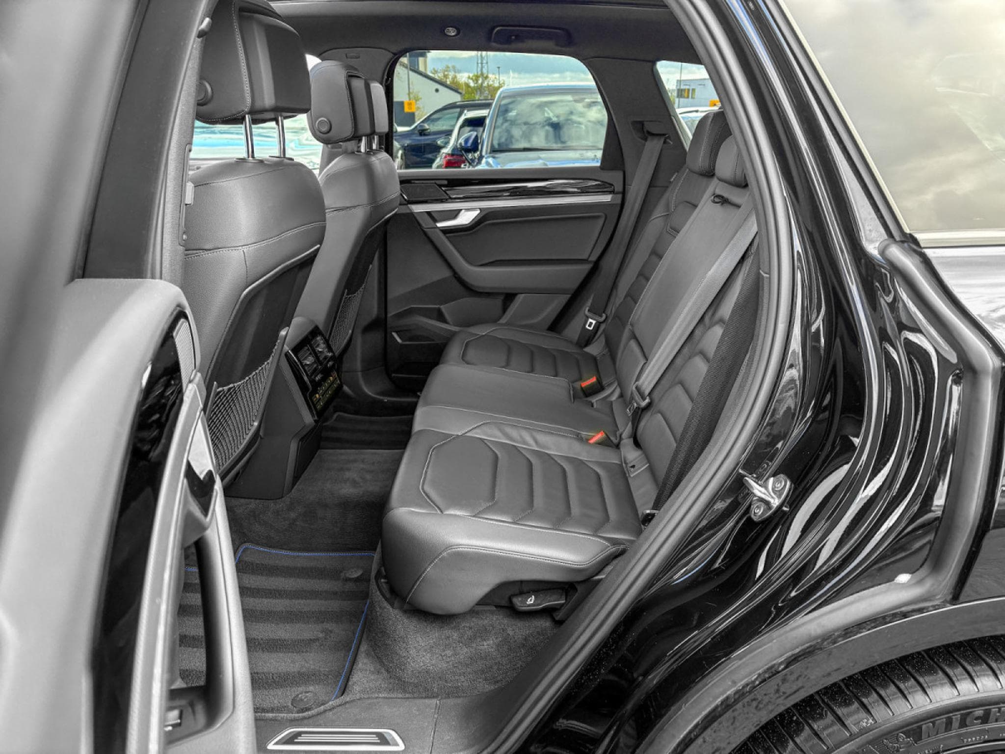 VW Touareg R 4Motion eHybrid/ ERGO CONFORT/VIRTUAL/PANORAMA (2021) - Photo 17