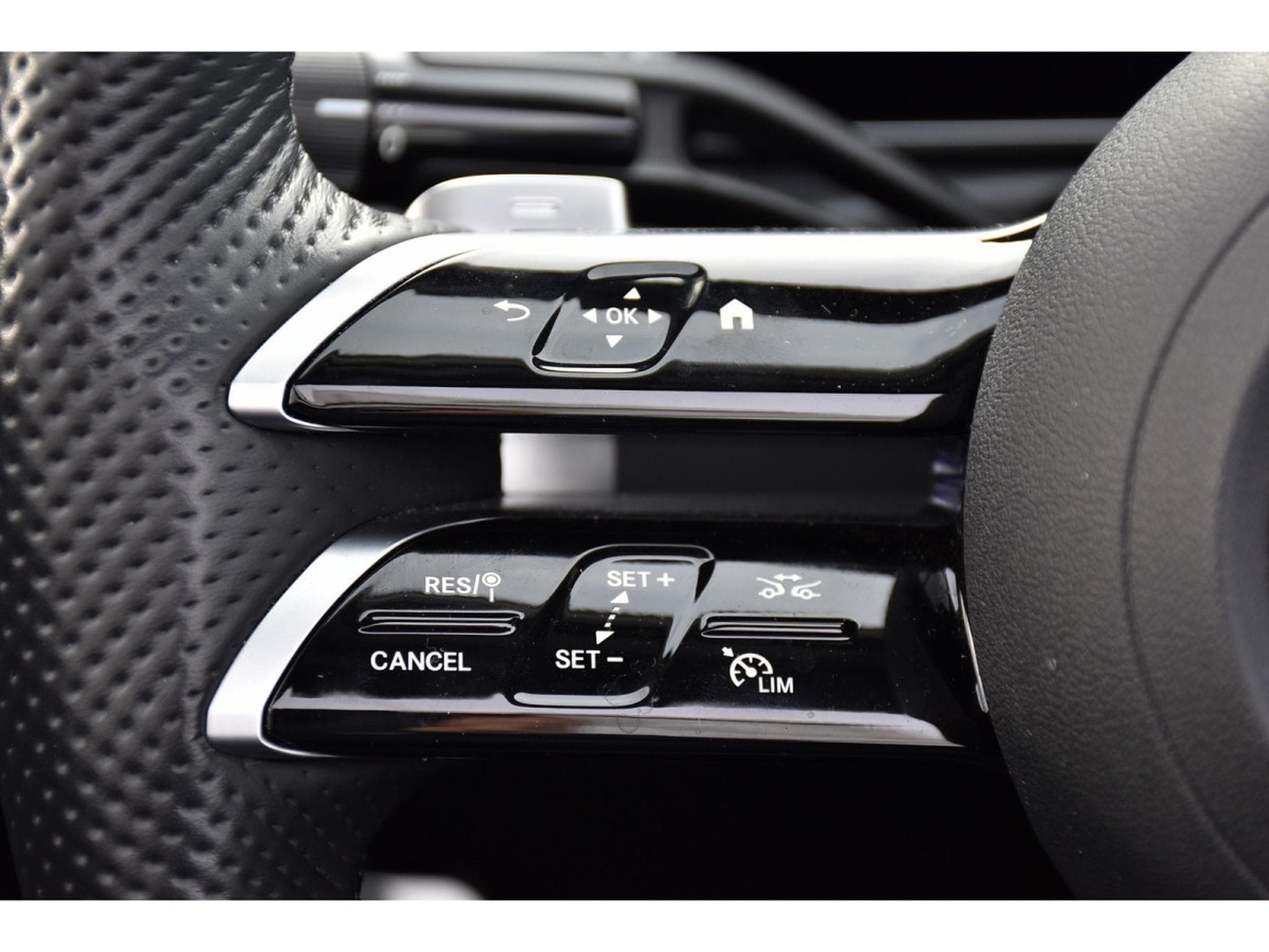 Mercedes CLE 200 AMG Line 9G-Tronic MEMO VENT DISTRONIC SIDE AIRSCARF 1° MAIN (2025) - Photo 18