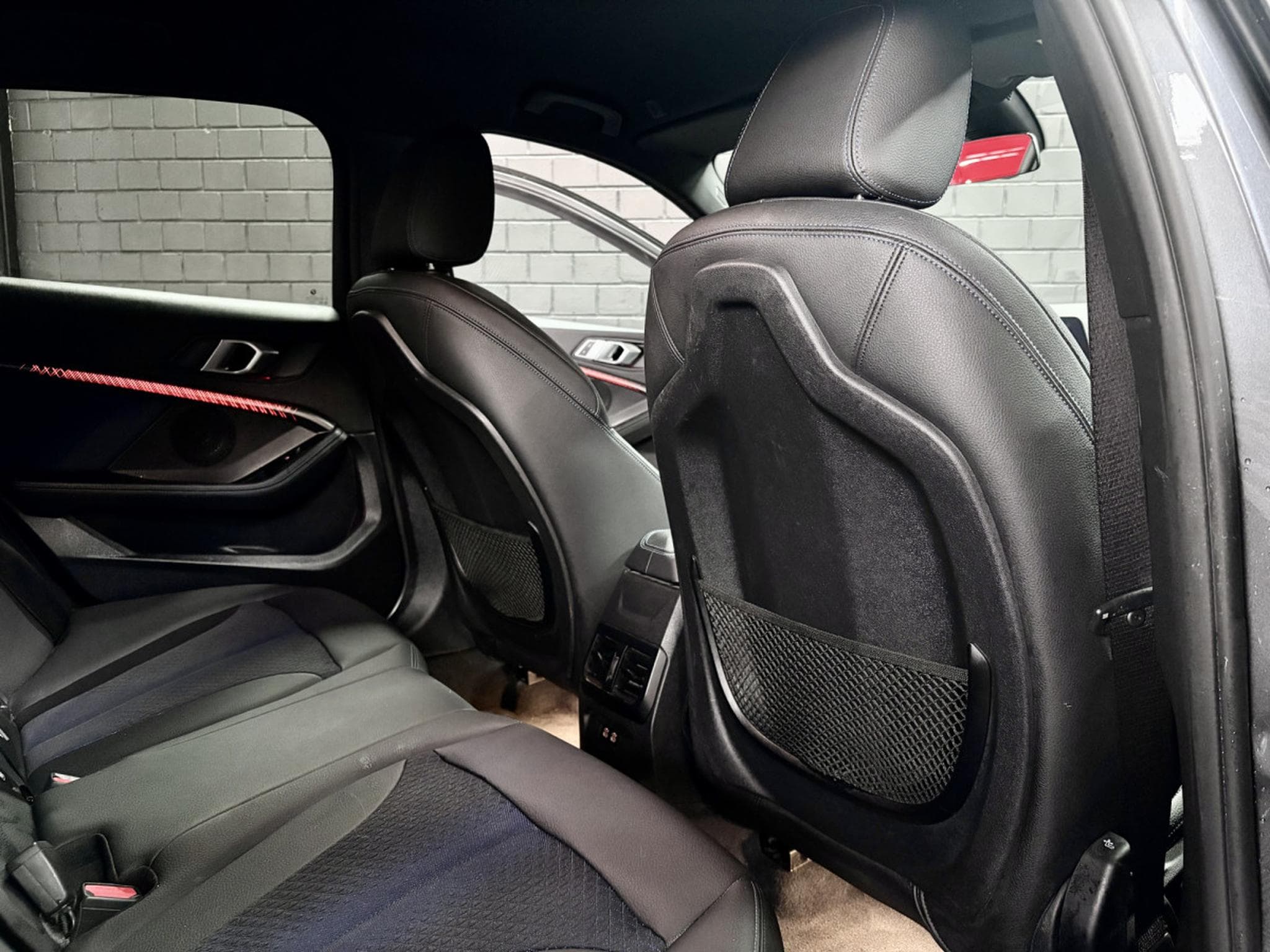 BMW 118 SERIE 1 118I M-SPORT AUTO 140 CV **ATTELAGE** (2019) - Photo 22