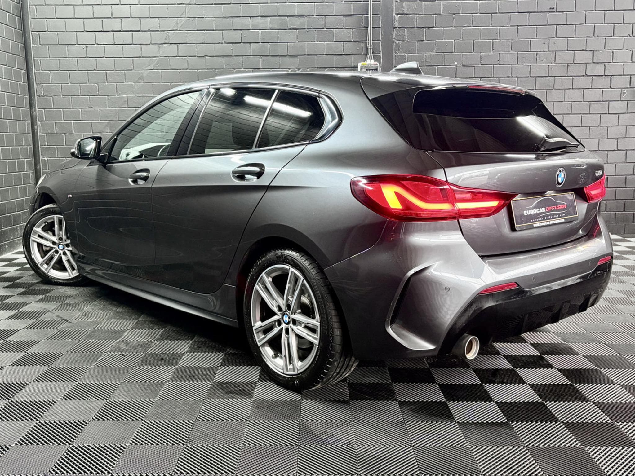 BMW 118 SERIE 1 118I M-SPORT AUTO 140 CV **ATTELAGE** (2019) - Photo 4