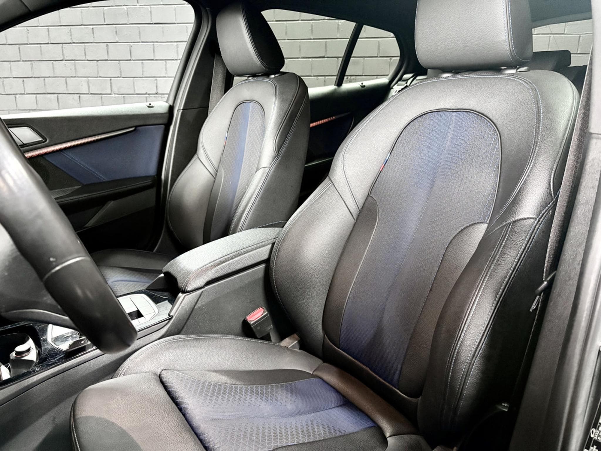 BMW 118 SERIE 1 118I M-SPORT AUTO 140 CV **ATTELAGE** (2019) - Photo 7