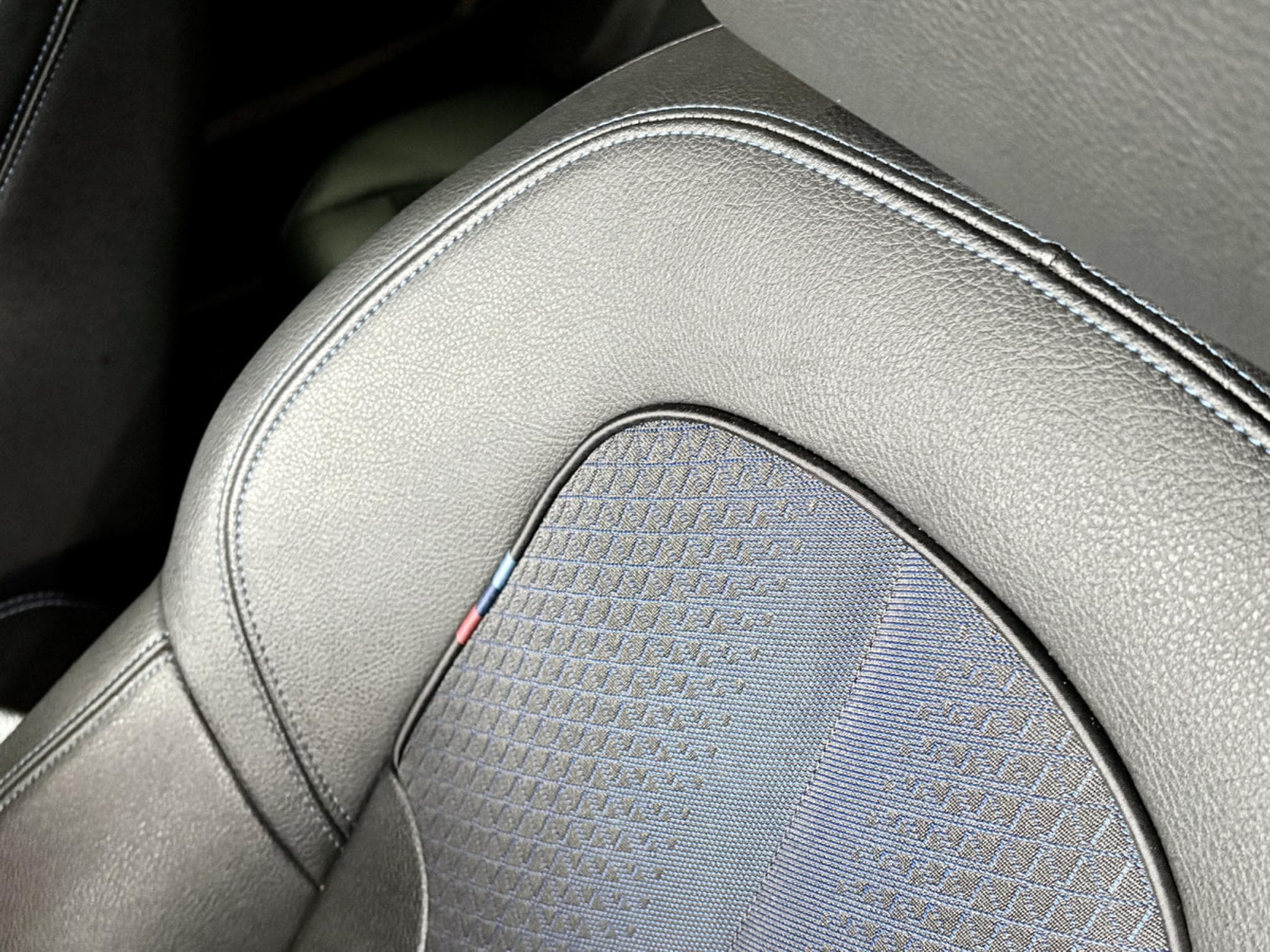 BMW 118 SERIE 1 118I M-SPORT AUTO 140 CV **ATTELAGE** (2019) - Photo 8