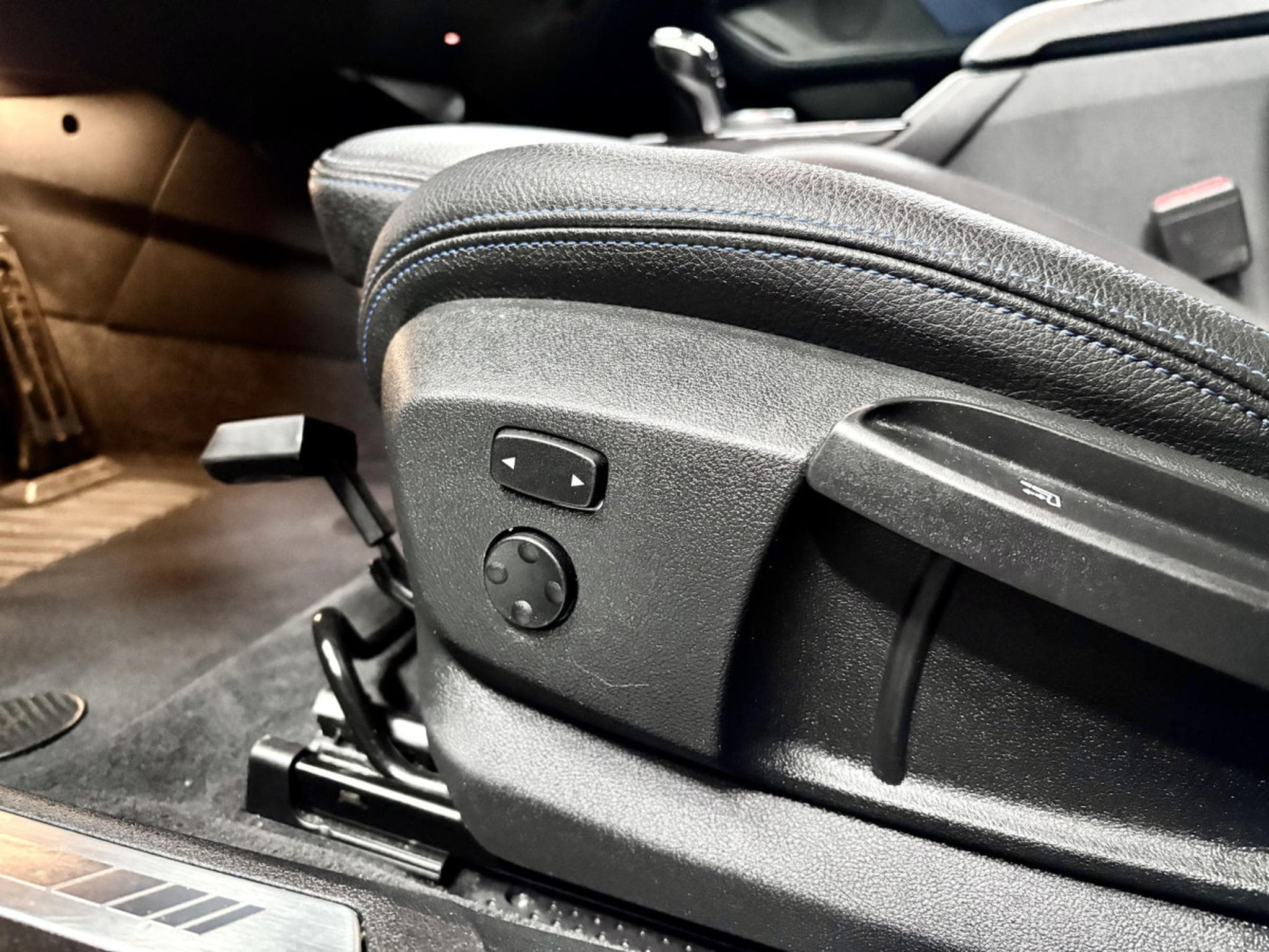 BMW 118 SERIE 1 118I M-SPORT AUTO 140 CV **ATTELAGE** (2019) - Photo 9