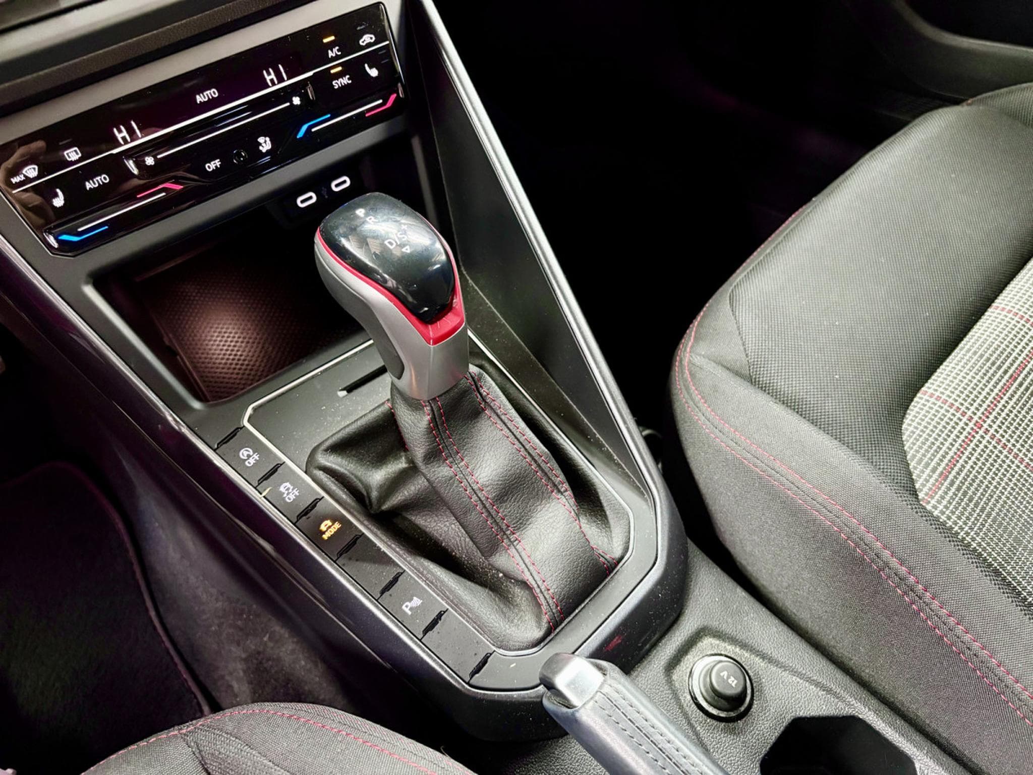 VW Polo 2.0 TSI 207 CV DSG7 **BEATS** MATRIX ** VIRTUAL** (2023) - Photo 14