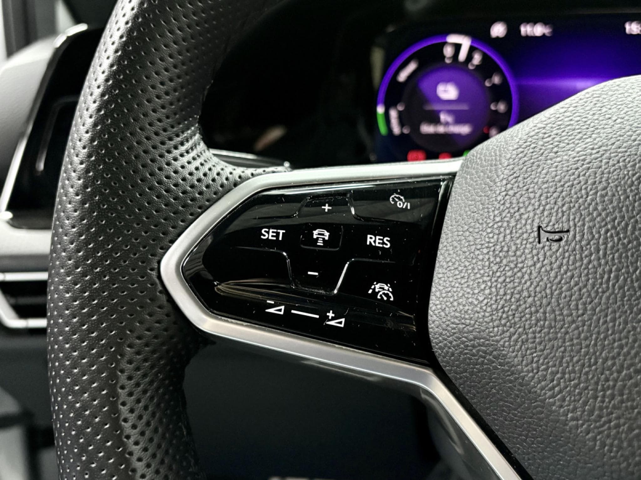 VW Golf GTE 1.4 TSI eHYBRID 245CV DSG6 *MATRIX**ATTELAGE**ACC** (2022) - Foto 7