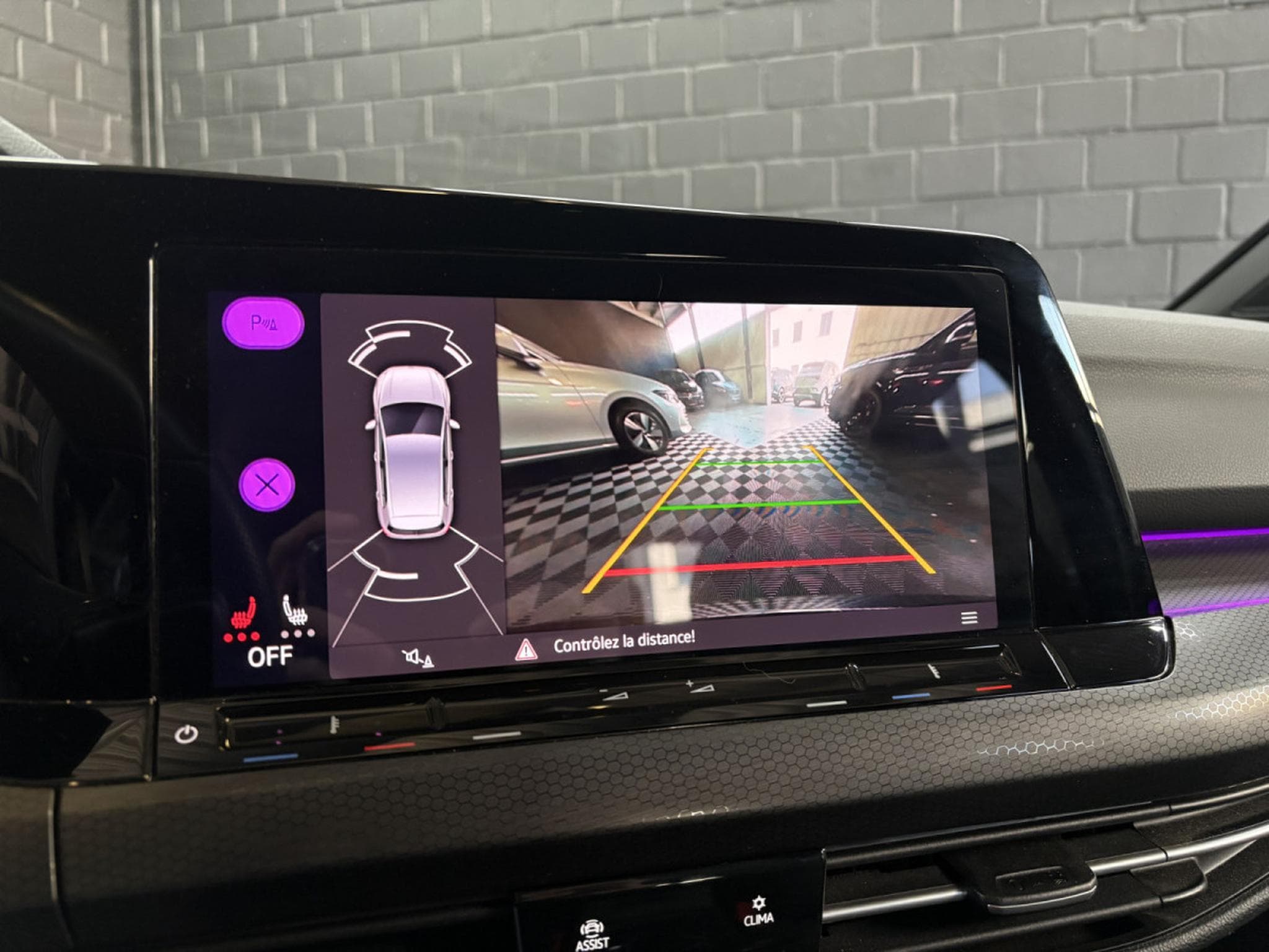 VW Golf GTI 2.0 TSI 245CV DSG7 *ACC* CAMERA* (2023) - Foto 9