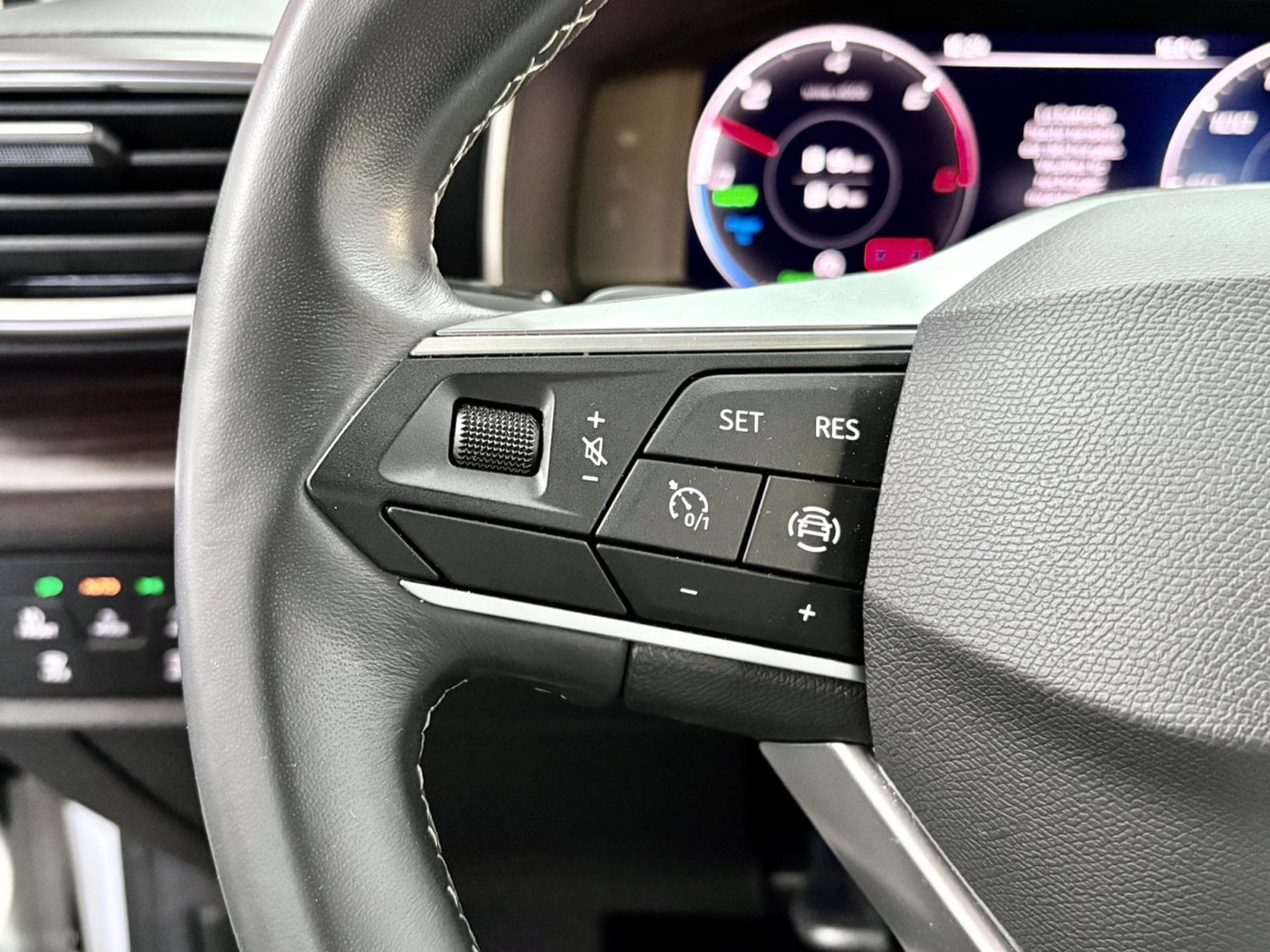 Seat Leon IV Xcellence 1.4 e-Hybrid 204CV DSG 6  *4 SAISONS* *CAMERA* (2022) - Photo 11