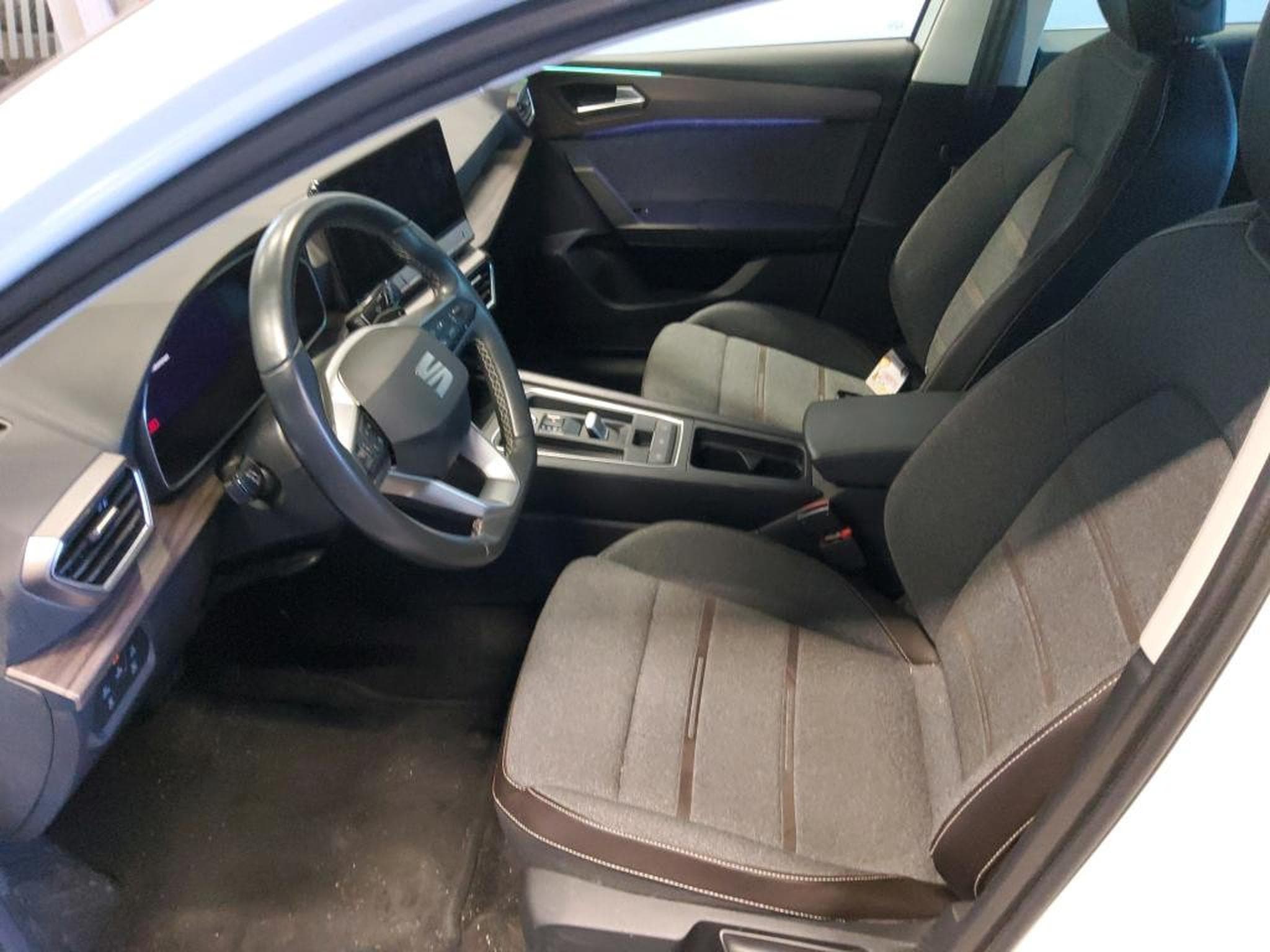 Seat Leon IV Xcellence 1.4 e-Hybrid 204CV DSG 6  *4 SAISONS* *CAMERA* (2022) - Foto 7