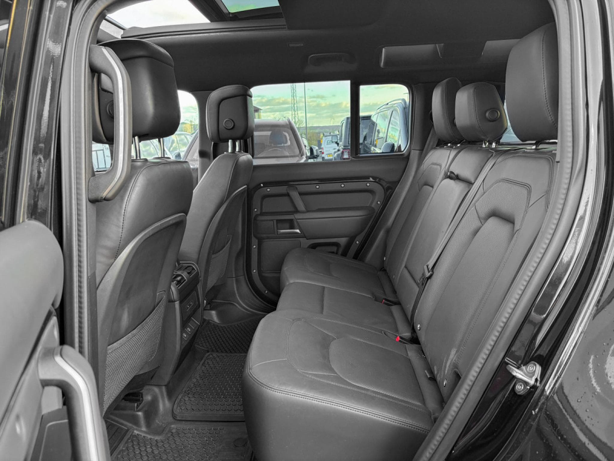 Land-Rover Defender DEFENDER 110 D250X-DYNAMIC SE AWD MY25 (2025) - Photo 9