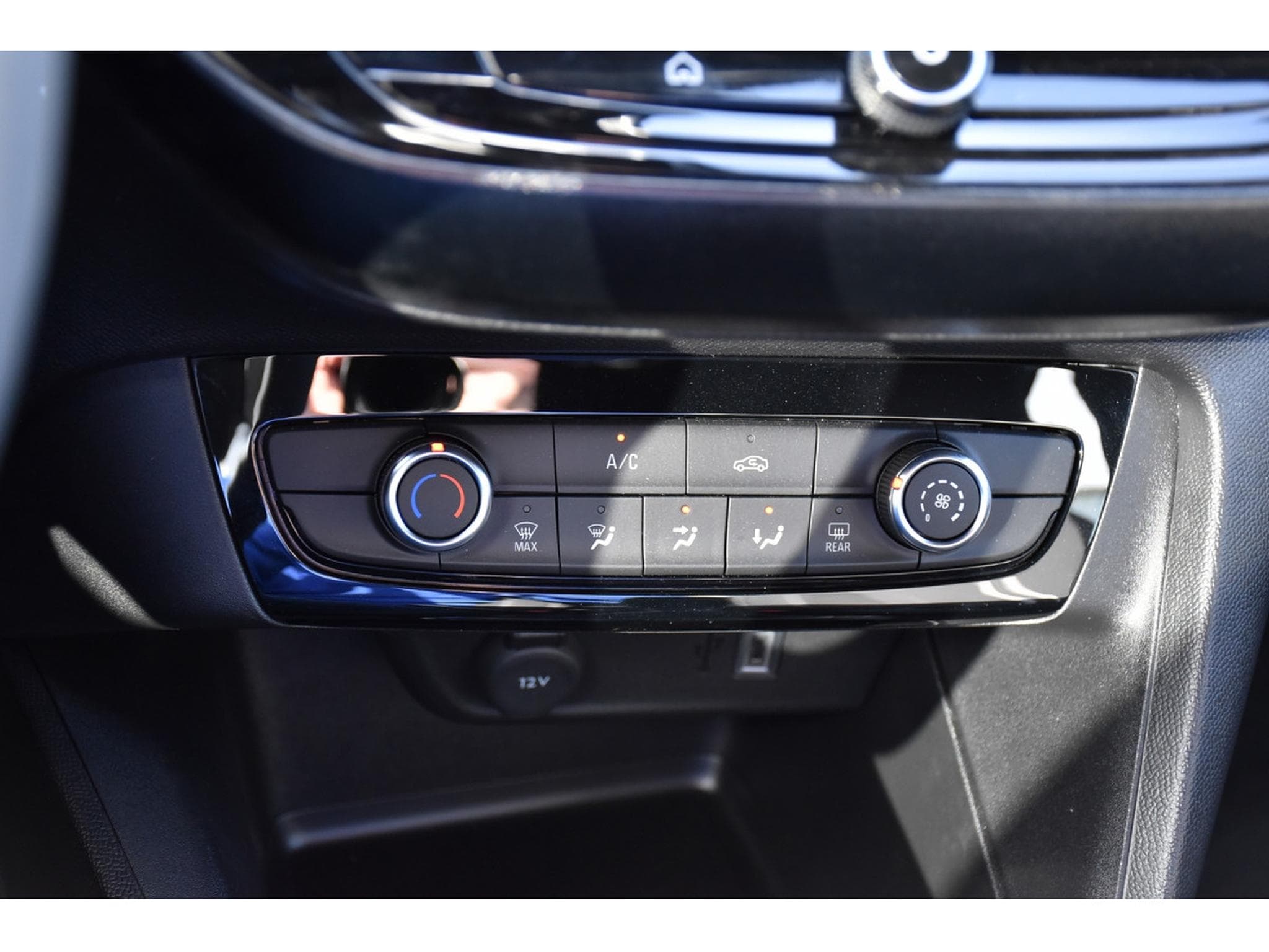 Opel Corsa 1.2 Turbo GS REGUL LANE SIDE CAM NEUVE (2025) - Photo 15