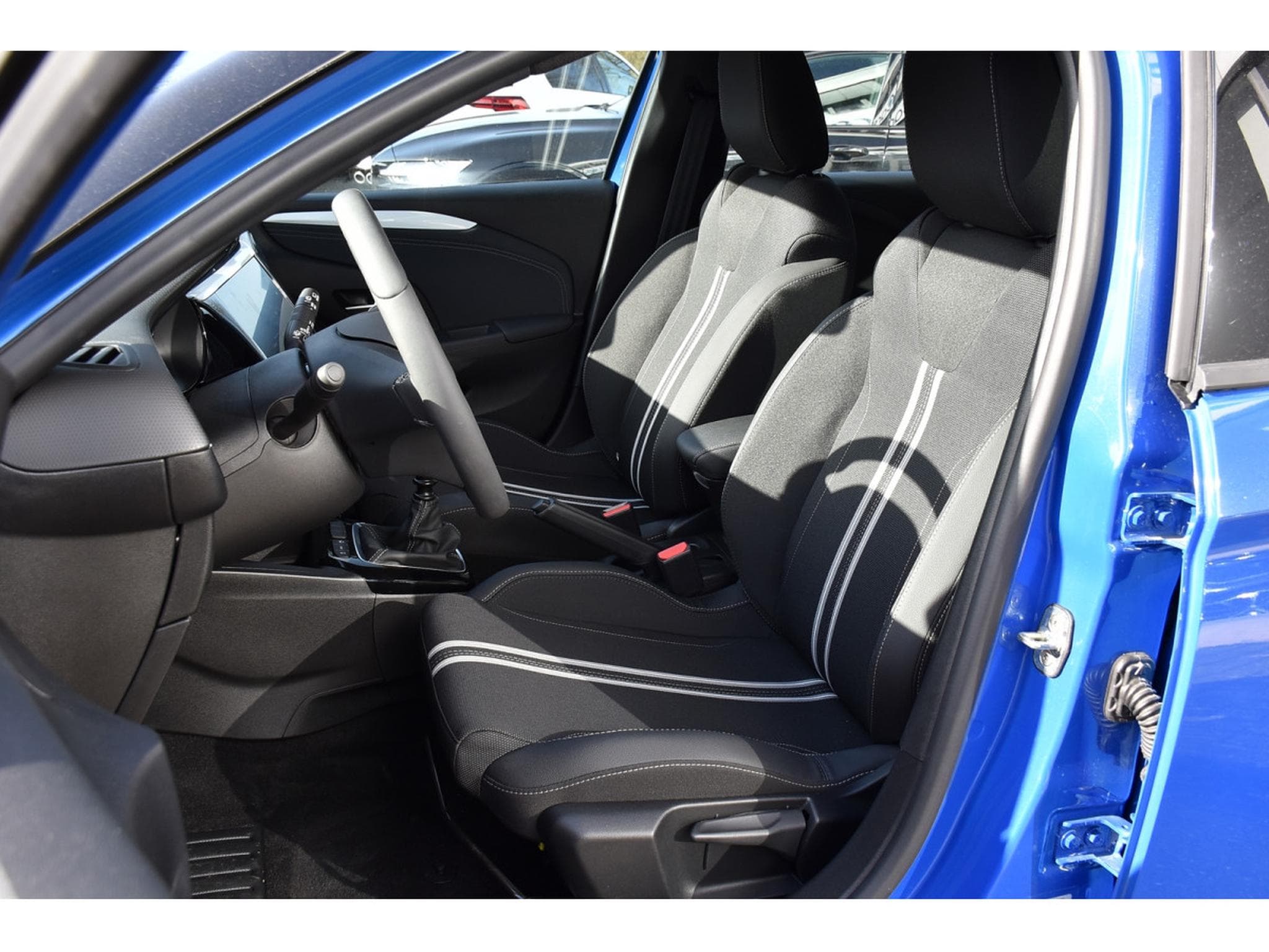 Opel Corsa 1.2 Turbo GS REGUL LANE SIDE CAM NEUVE (2025) - Photo 6