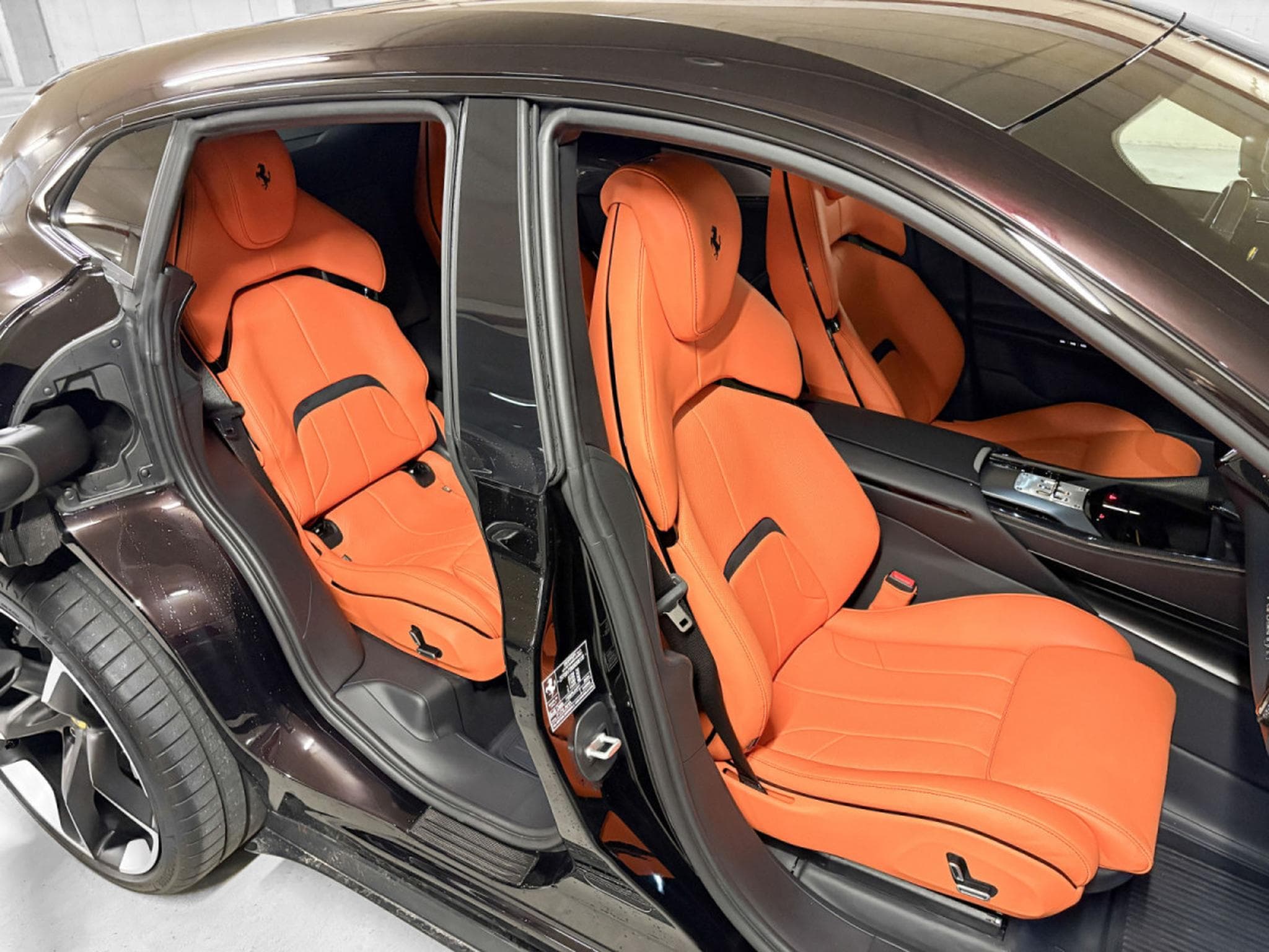 Ferrari Purosangue V12/NO VAT/NERO PUROSANGUE/CARBON/FULL (2024) - Photo 24