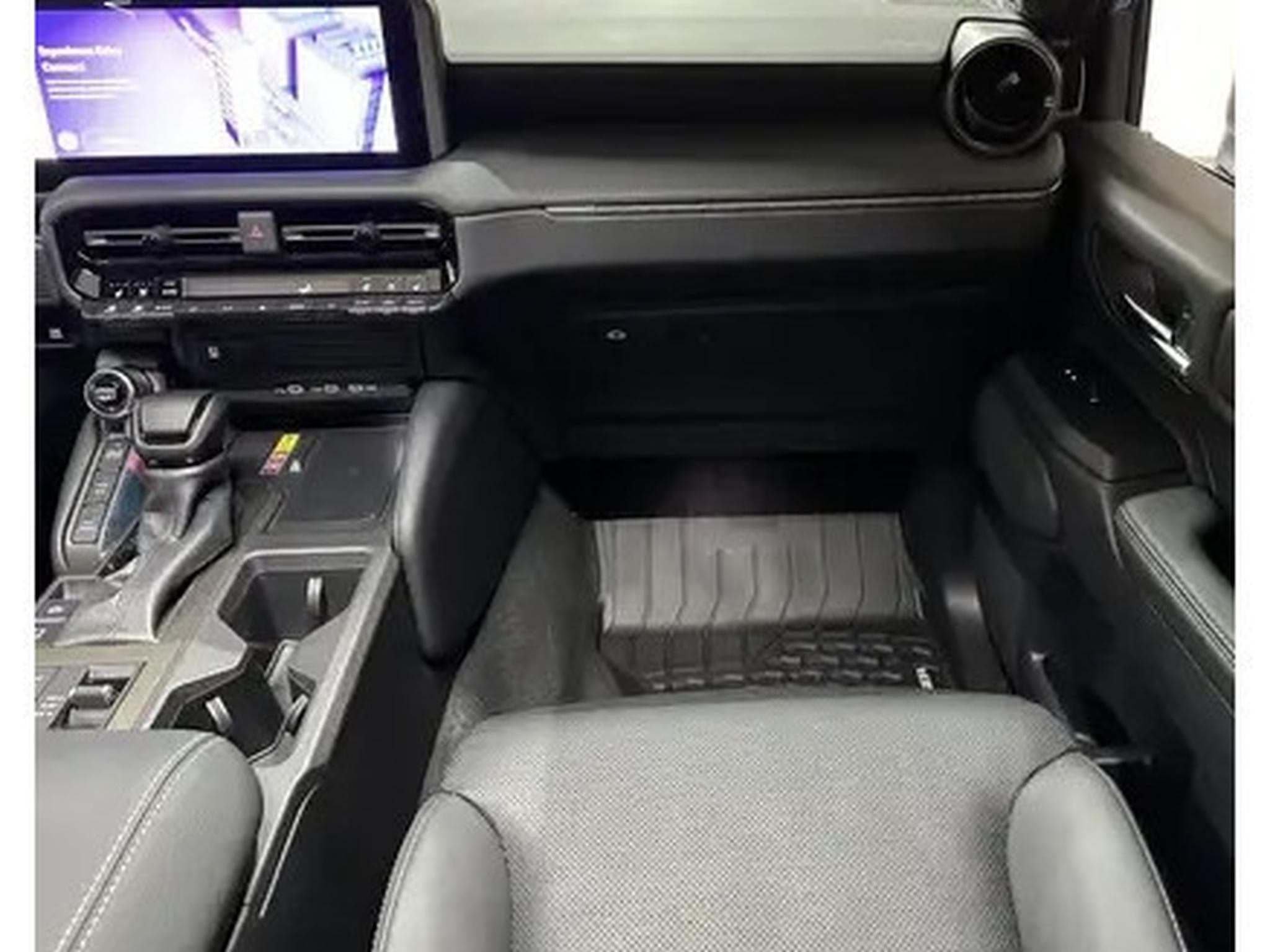 Toyota Land Cruiser HYBRID 2.4 (2026) - Photo 10