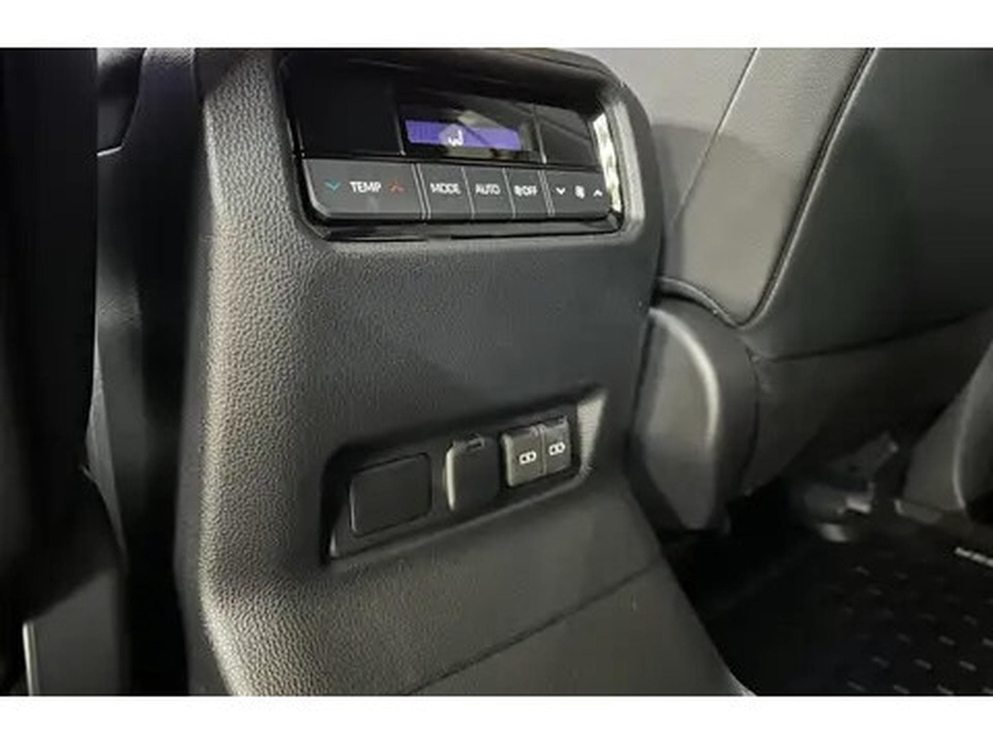 Toyota Land Cruiser HYBRID 2.4 (2026) - Photo 9