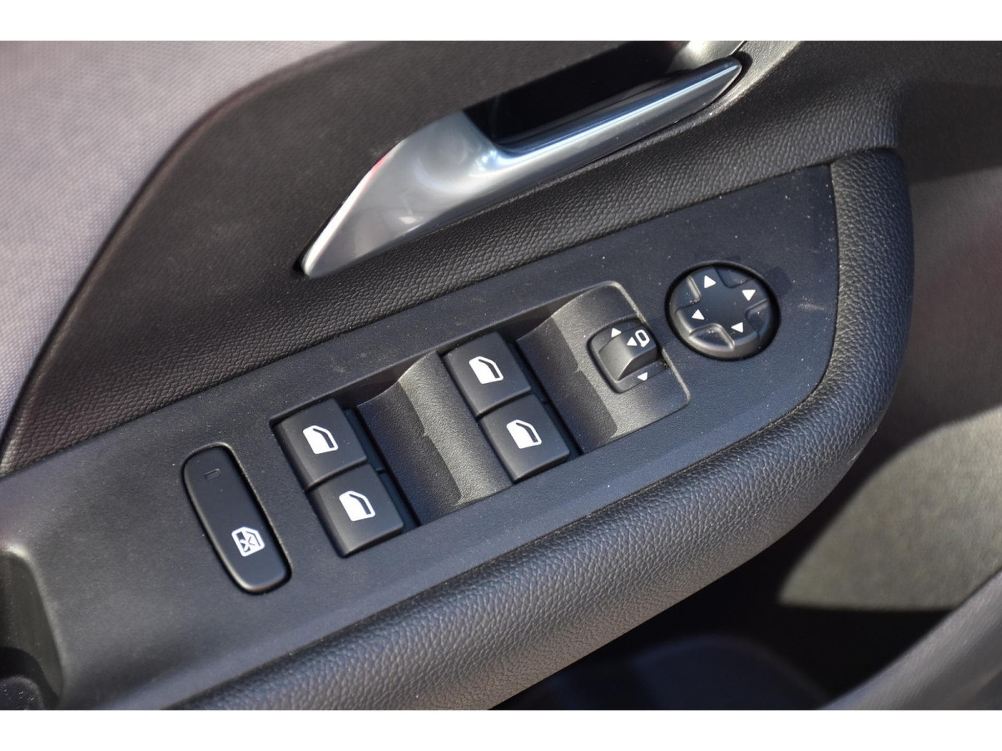 Opel Mokka 1.2 Turbo MHEV Edition e-DCT6 ACC SIDE GPS CAM 1° MAIN (2025) - Photo 23