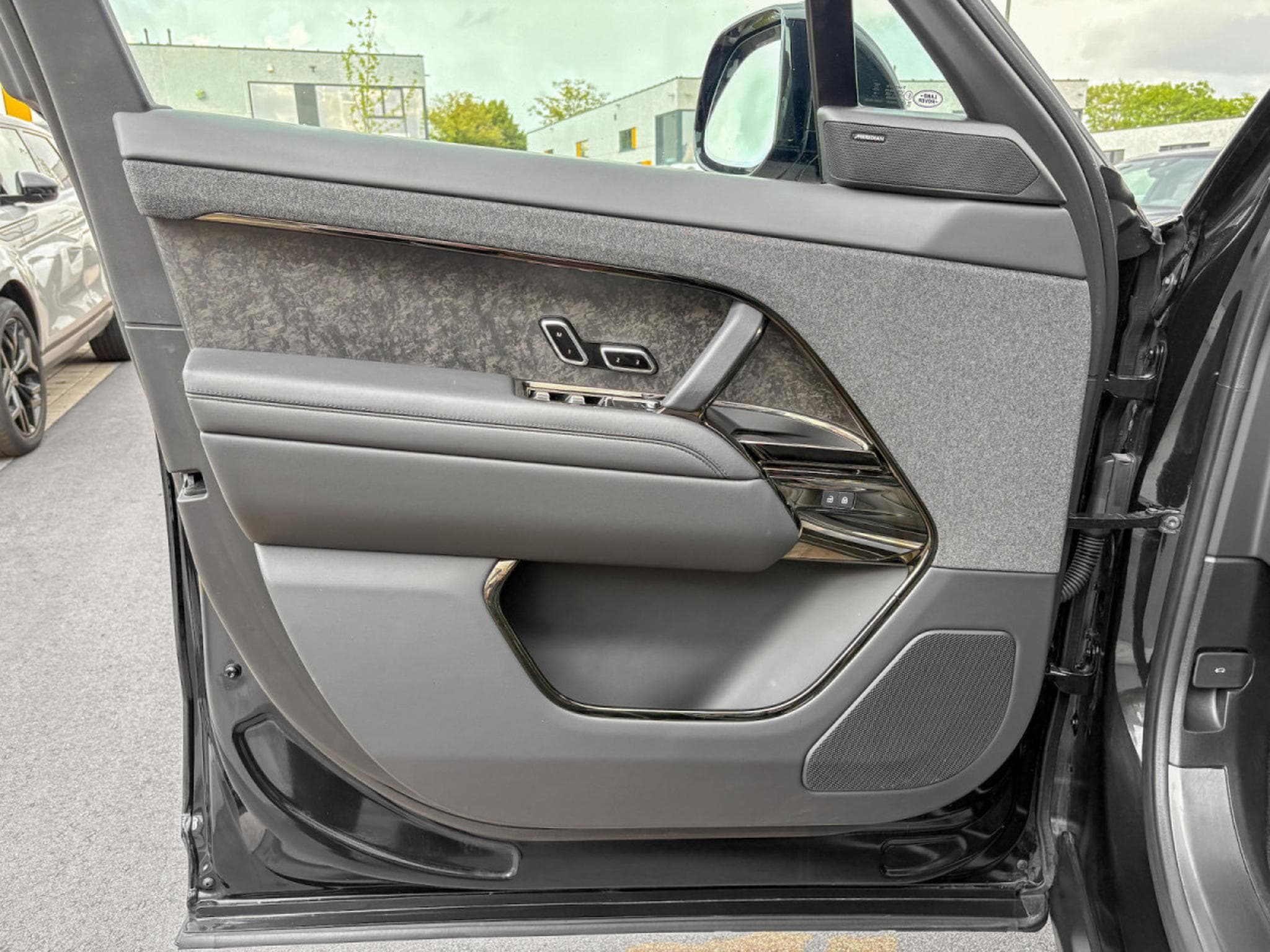 Land-Rover Range Rover Sport DYNAMIC HSE P440E/22/AHK/PANO/VOLL (2023) - Photo 18