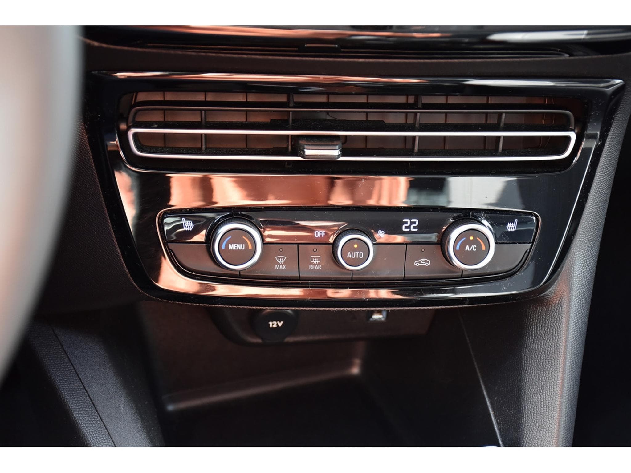 Opel Mokka 1.2 Turbo GS EAT8 SG CHFF ACC SIDE GPS CAM 1° MAIN (2024) - Photo 17