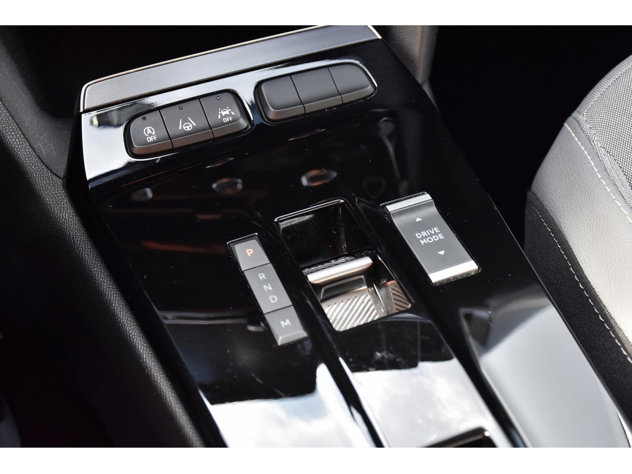 Opel Mokka 1.2 Turbo GS EAT8 SG CHFF ACC SIDE GPS CAM 1° MAIN (2024) - Photo 18