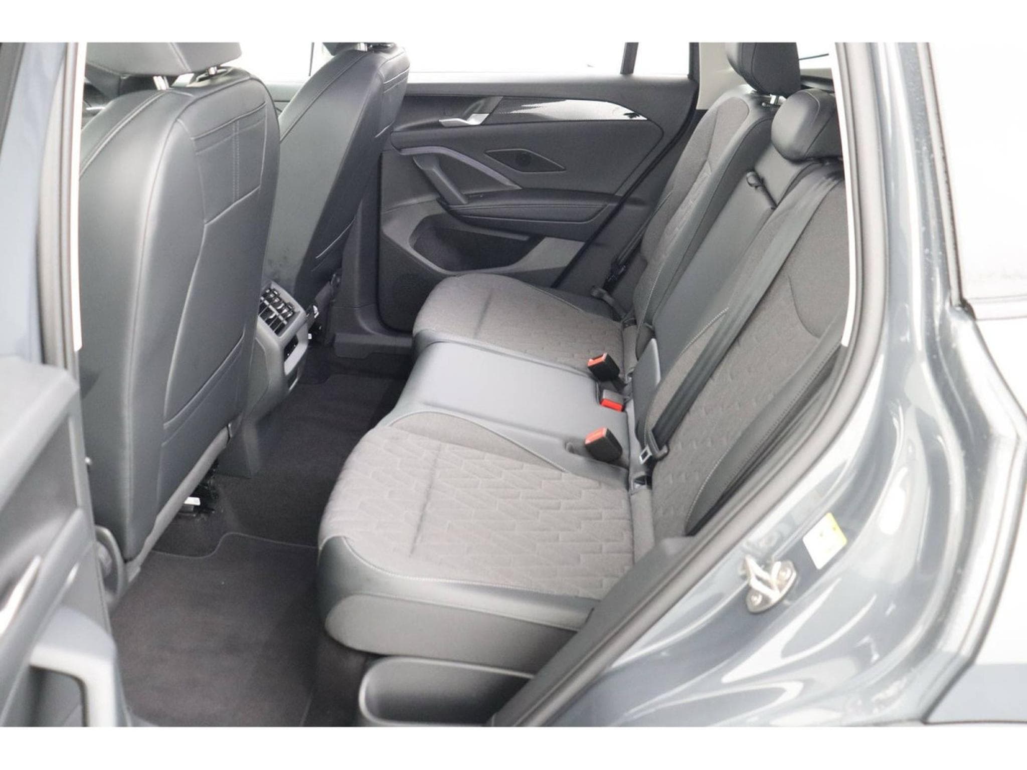 VW Tiguan Volkswagen Tiguan 1.5 eTSI 150 DSG7 Life business (2025) - Photo 9