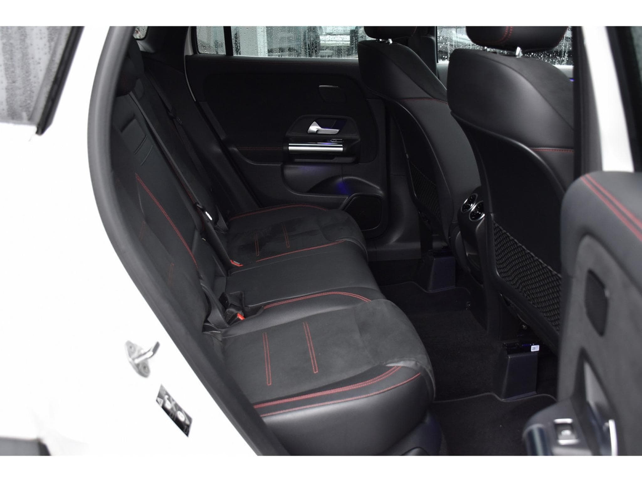 Mercedes GLA 200 CDI AMG Line 8G-Tronic GPS LANE SIDE CAM KEYLESS 1° MAIN (2021) - Photo 8