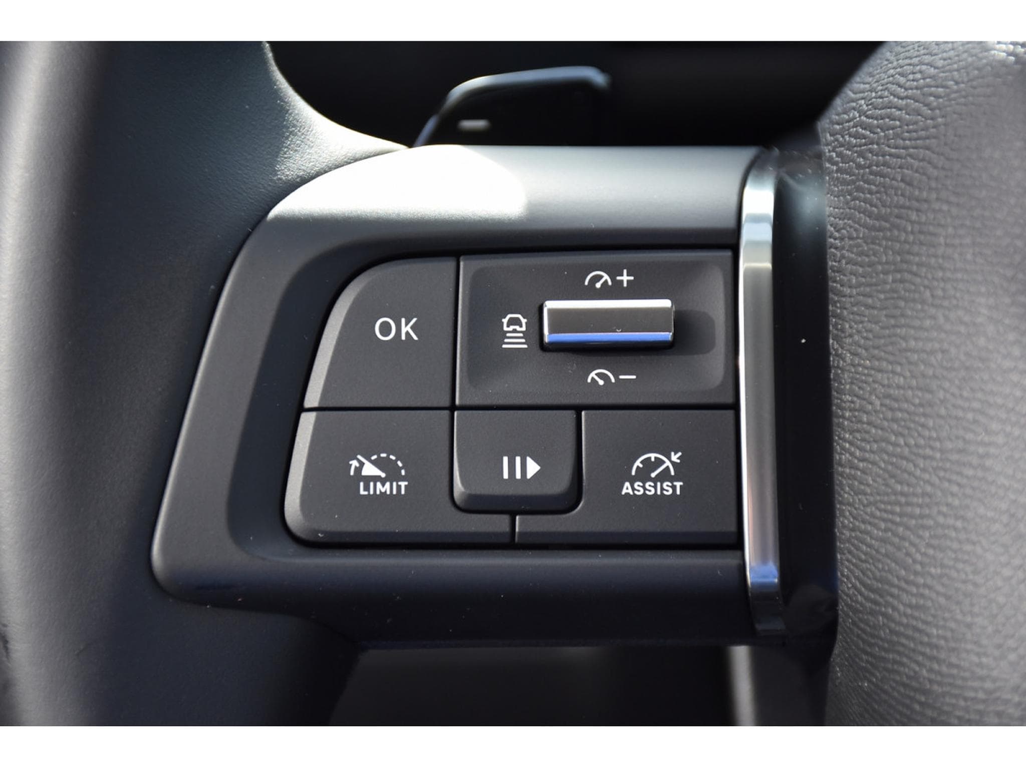 Citroën C4 1.2 MHEV MAX e-DCS6 ACC SIDE LANE HUD CAM360 1° MAIN (2025) - Photo 23