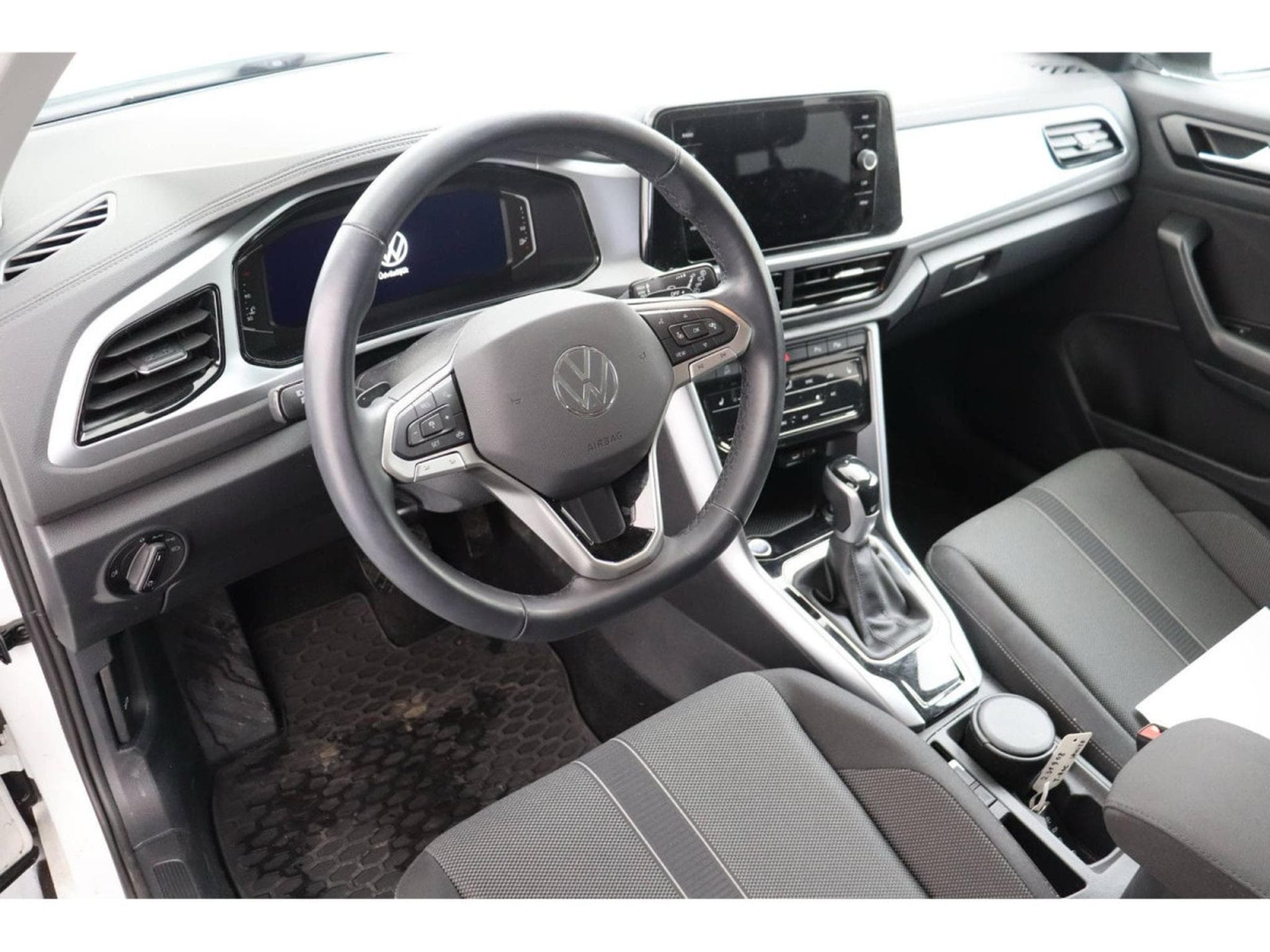 VW T-Roc 1.5 TSI EVO 150 DSG Life Plus (2024) - Photo 5