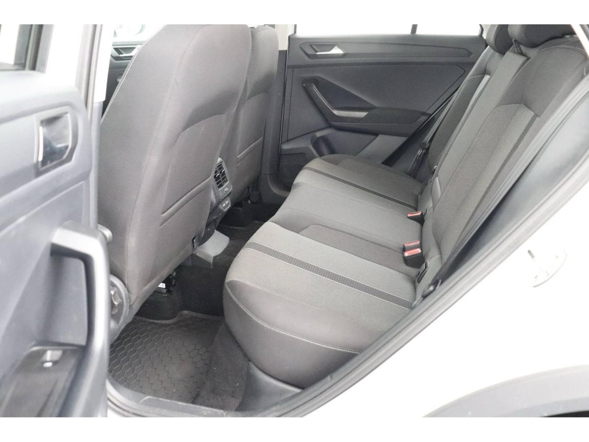 VW T-Roc 1.5 TSI EVO 150 DSG Life Plus (2024) - Photo 9