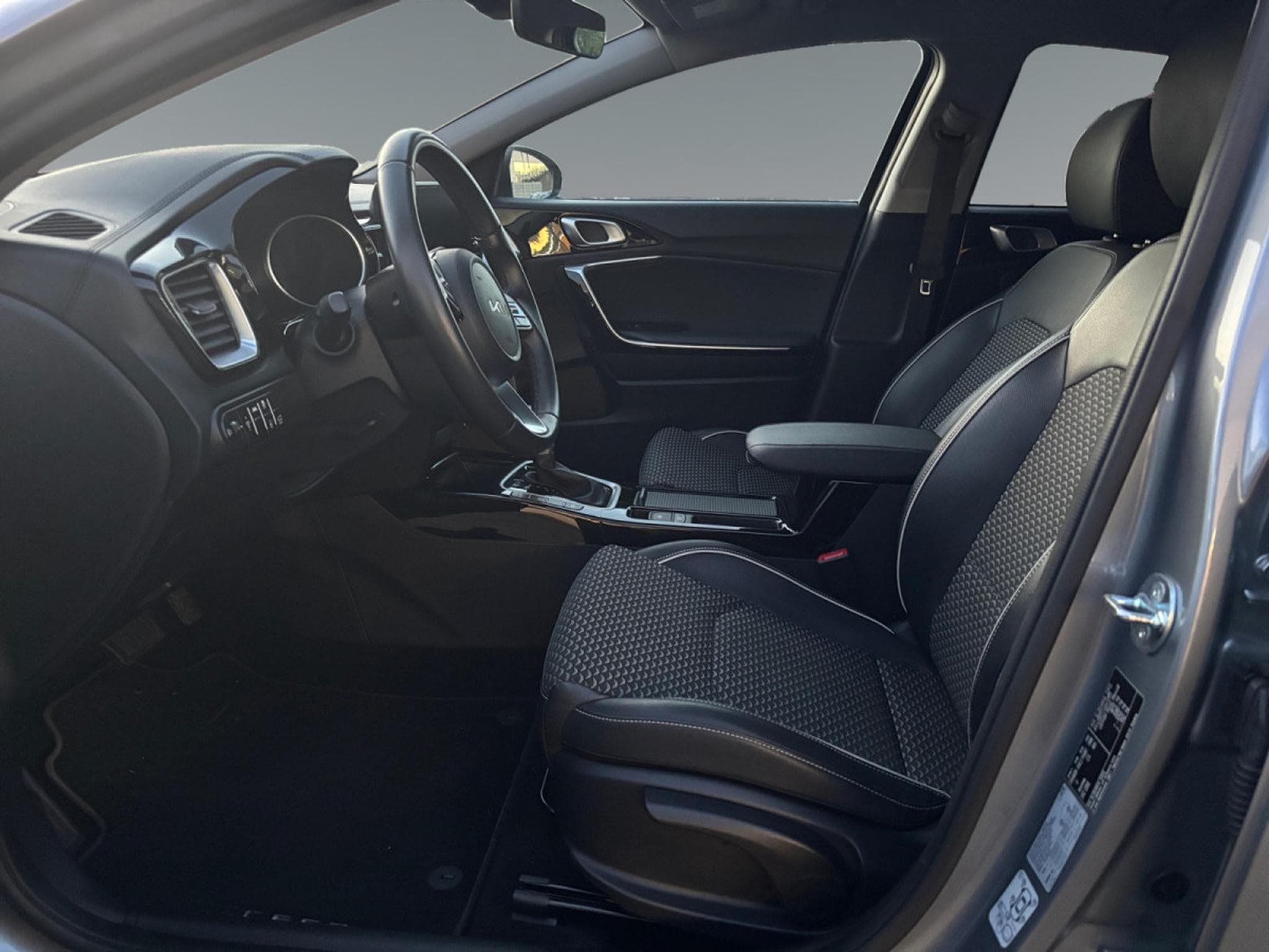 Kia XCeed Pulse 1.5T 140 DCT (2024) - Foto 11