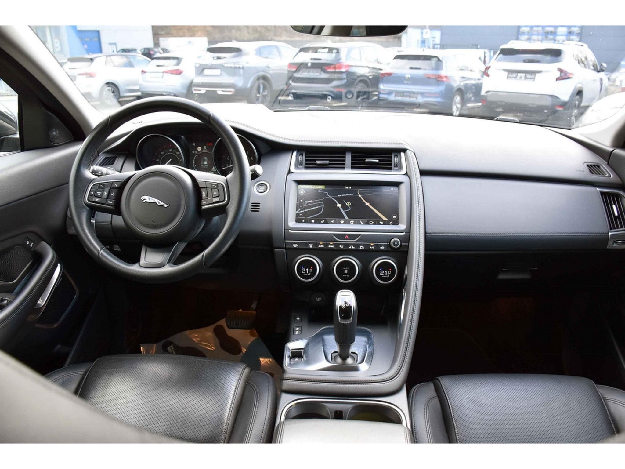 Jaguar E-Pace P200 AWD Aut. S CUIR MERIDIAN LANE GPS CAM JA19 1° MAIN (2020) - Photo 9