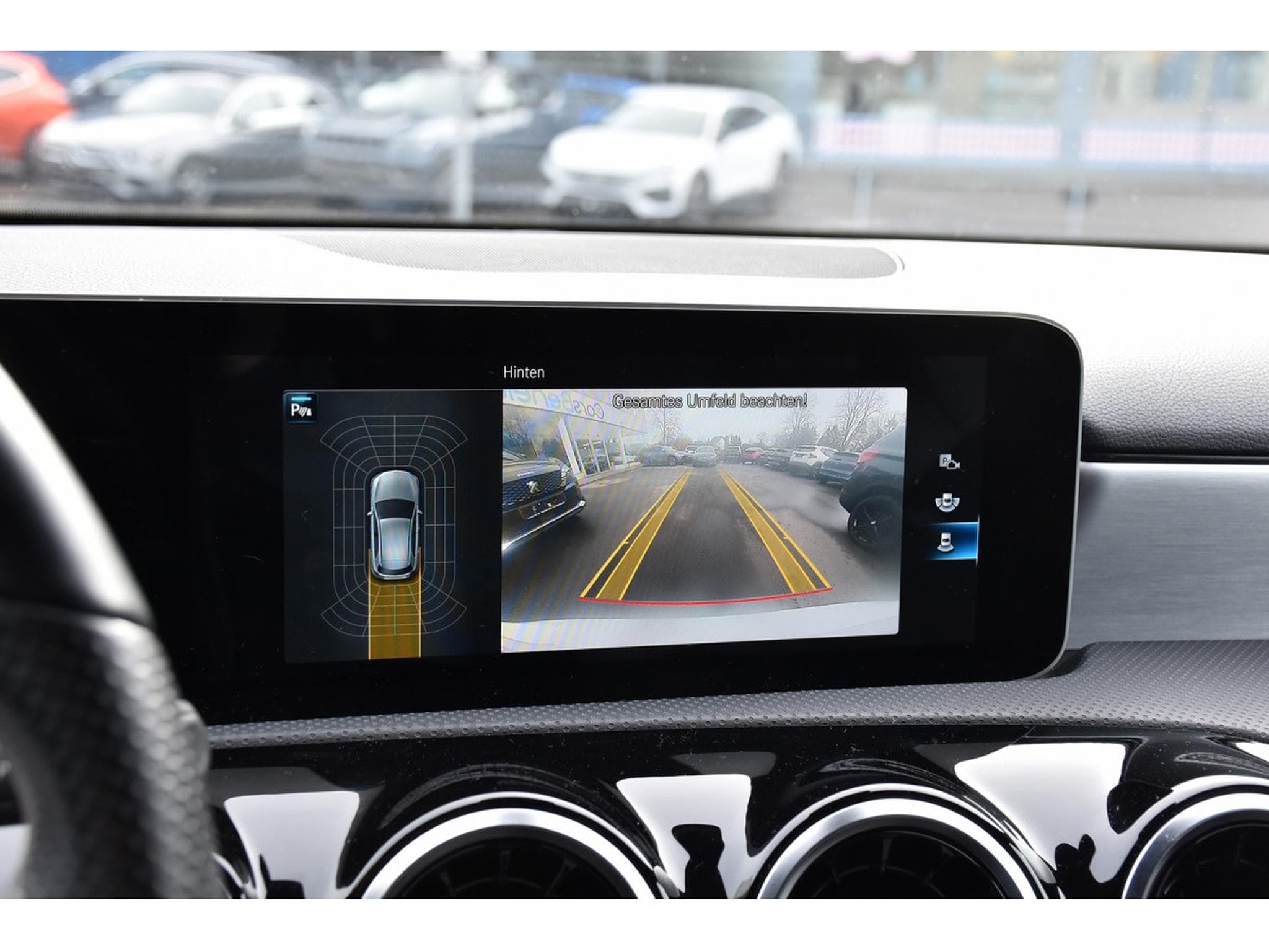 Mercedes A 200 AMG Line 7G-Tronic NIGHT CAM ALU19 1° MAIN (2020) - Photo 16