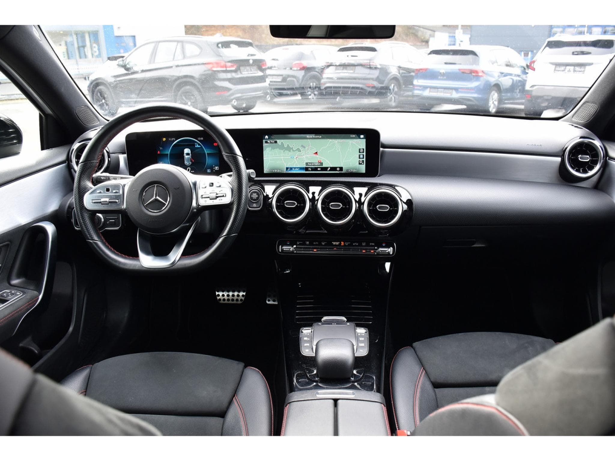 Mercedes A 200 AMG Line 7G-Tronic NIGHT CAM ALU19 1° MAIN (2020) - Photo 9