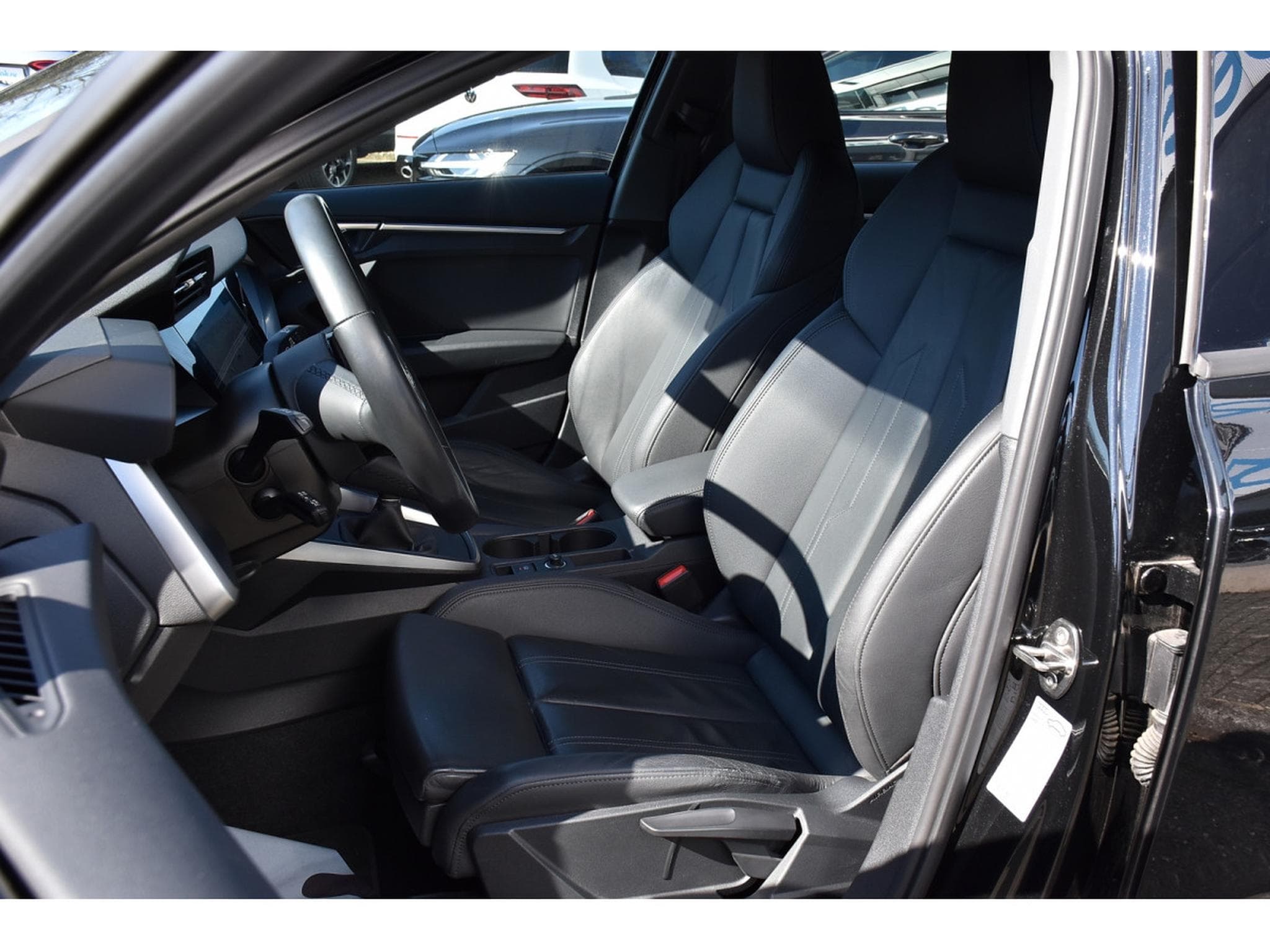 Audi A3 Limousine 30 TDI S-Line CUIR GPS B&O PARK 1° MAIN (2023) - Photo 6