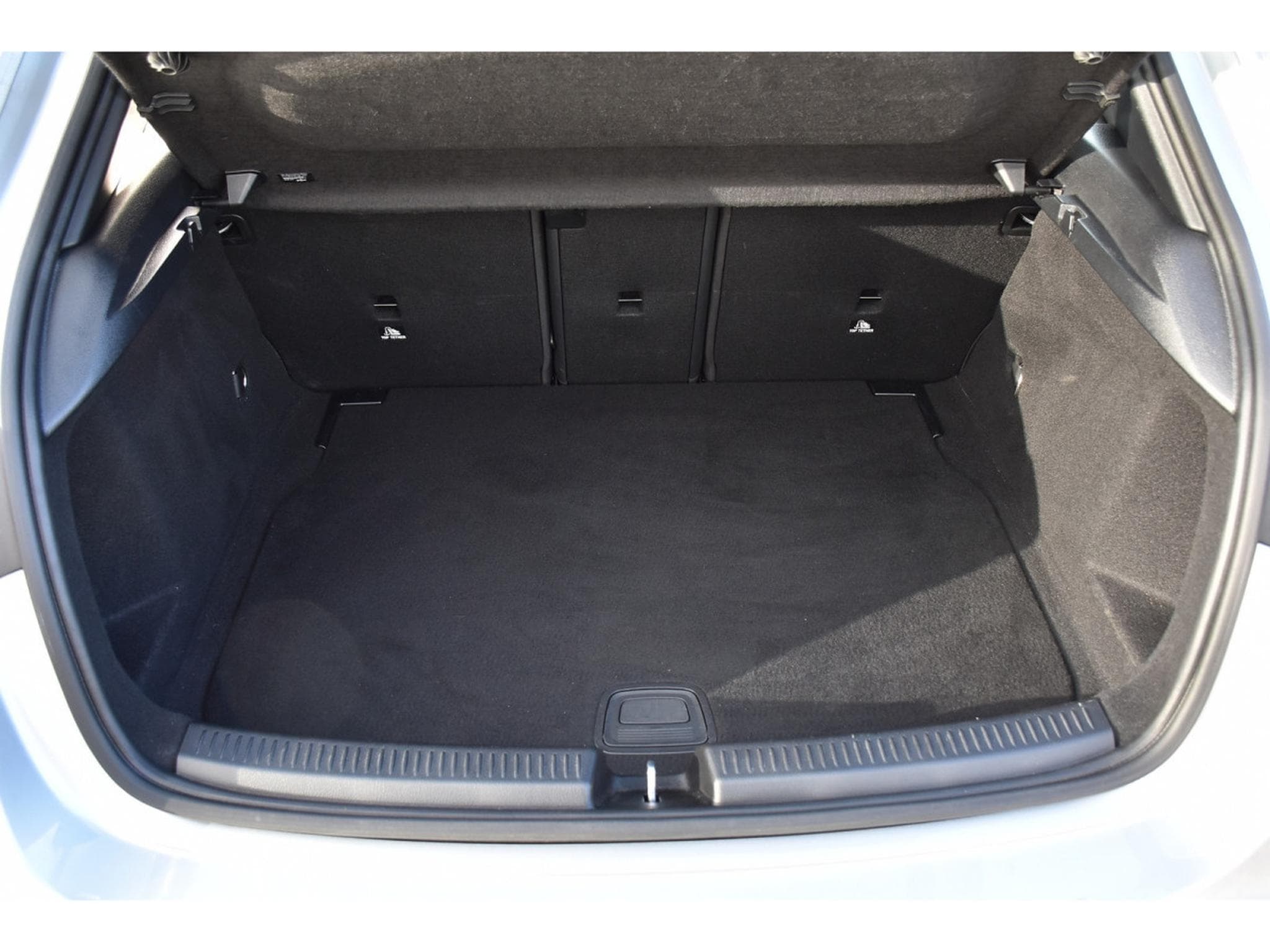 Mercedes A 180 CDI Progressive 8G-DCT CUIR GPS LANE PARK CAM 1° MAIN (2024) - Photo 22