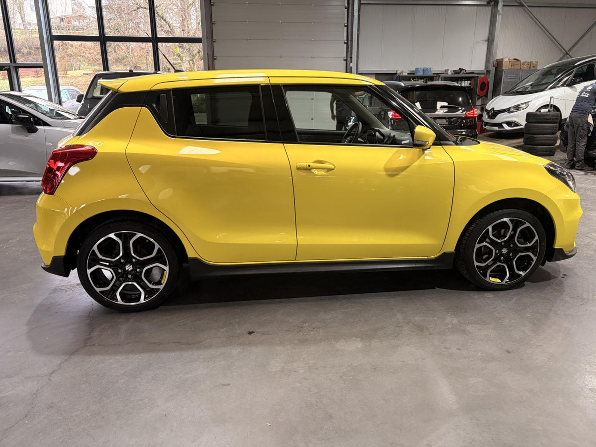 Suzuki Swift Sport 1.4 Essence 129HP (2021) - Foto 2