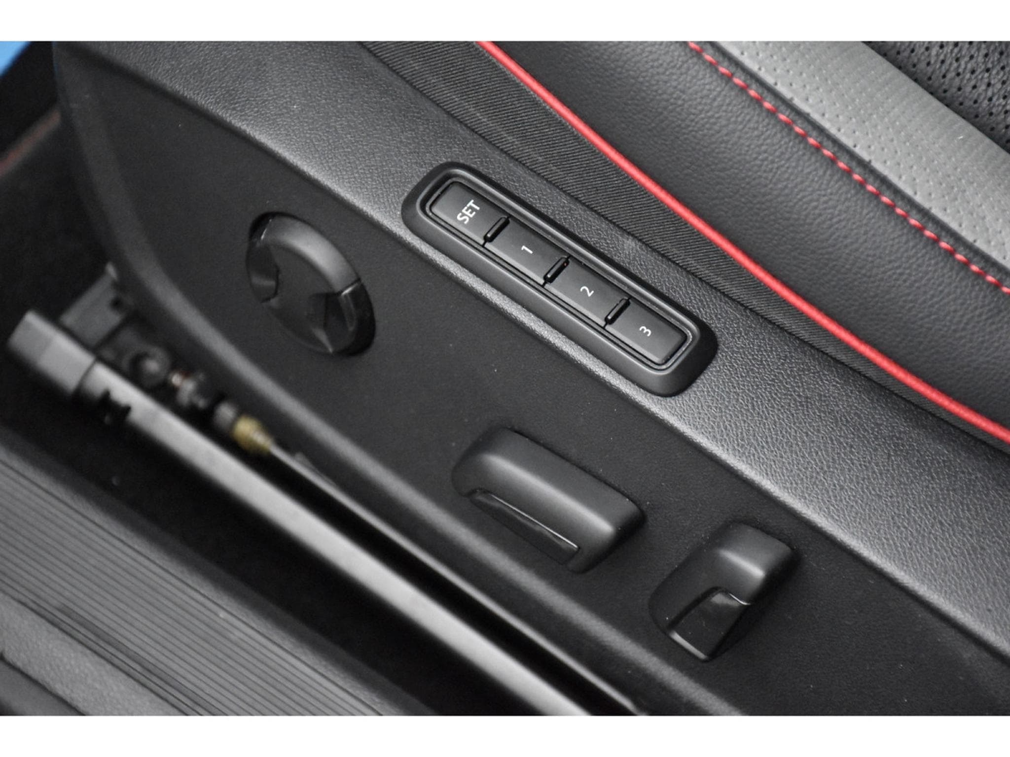 VW Golf GTI 2.0 TSI DSG CUIR MEMO HARMAN ACC TRAVEL GPS (2021) - Foto 19