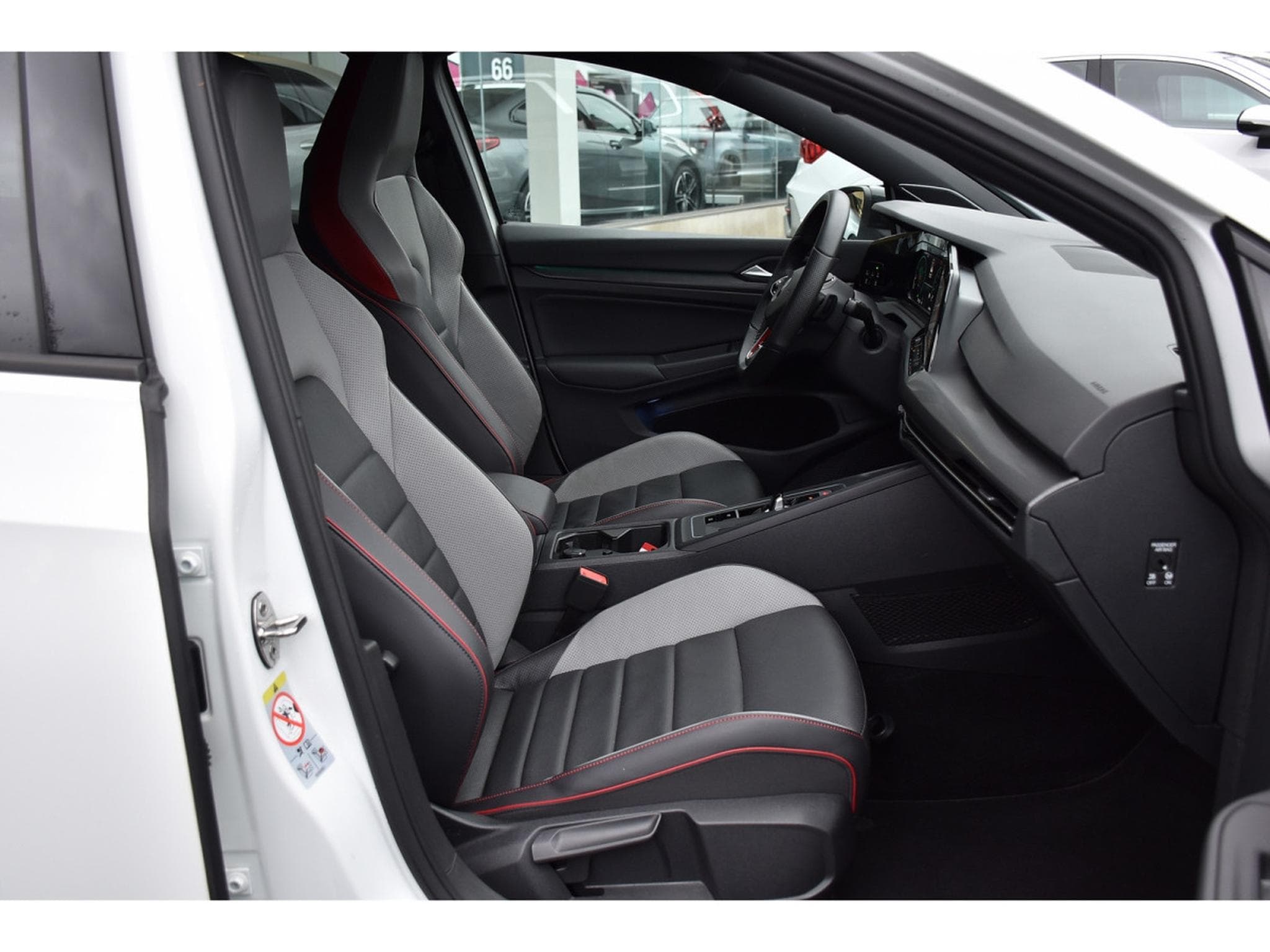 VW Golf GTI 2.0 TSI DSG CUIR MEMO HARMAN ACC TRAVEL GPS (2021) - Foto 7