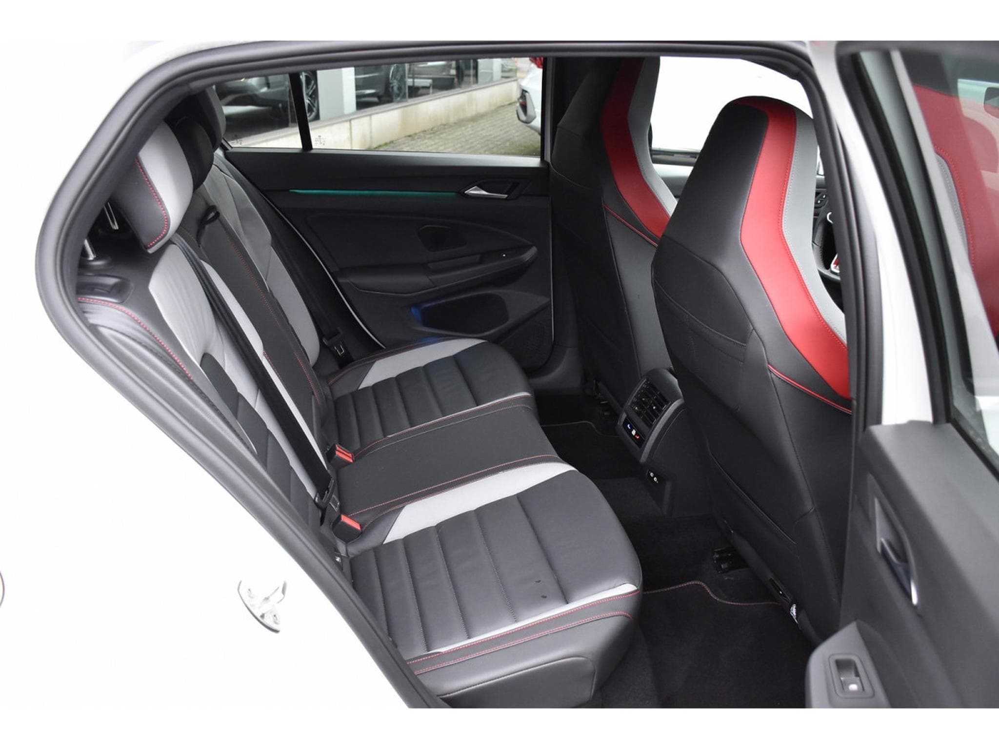 VW Golf GTI 2.0 TSI DSG CUIR MEMO HARMAN ACC TRAVEL GPS (2021) - Foto 8