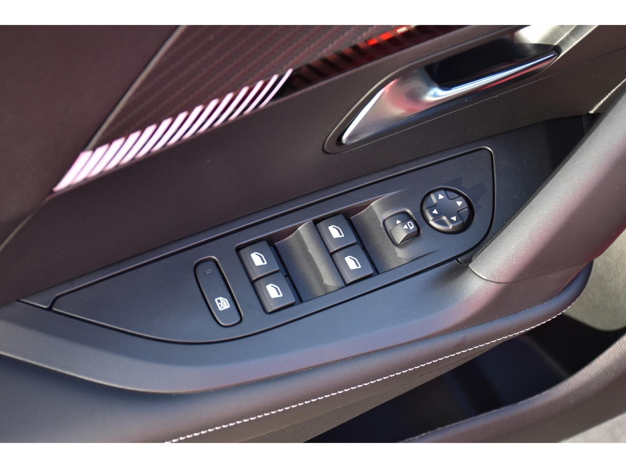 Peugeot 2008 1.2 PureTech Allure ACC GPS LANE SIDE CAM 360 1° MAIN (2024) - Foto 22