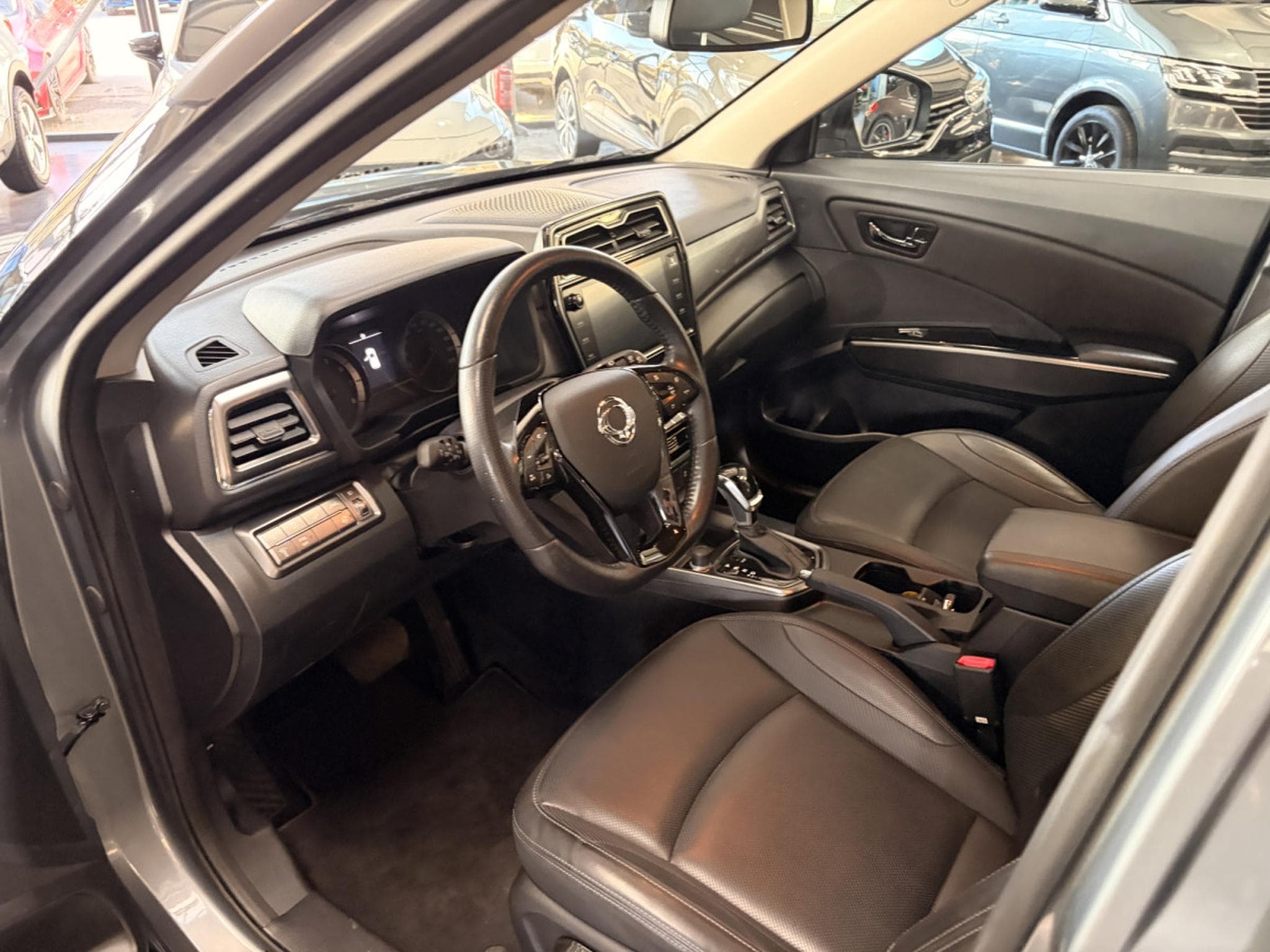 Ssangyong Tivoli 1.5 T-GDi AUTO (2020) - Foto 11
