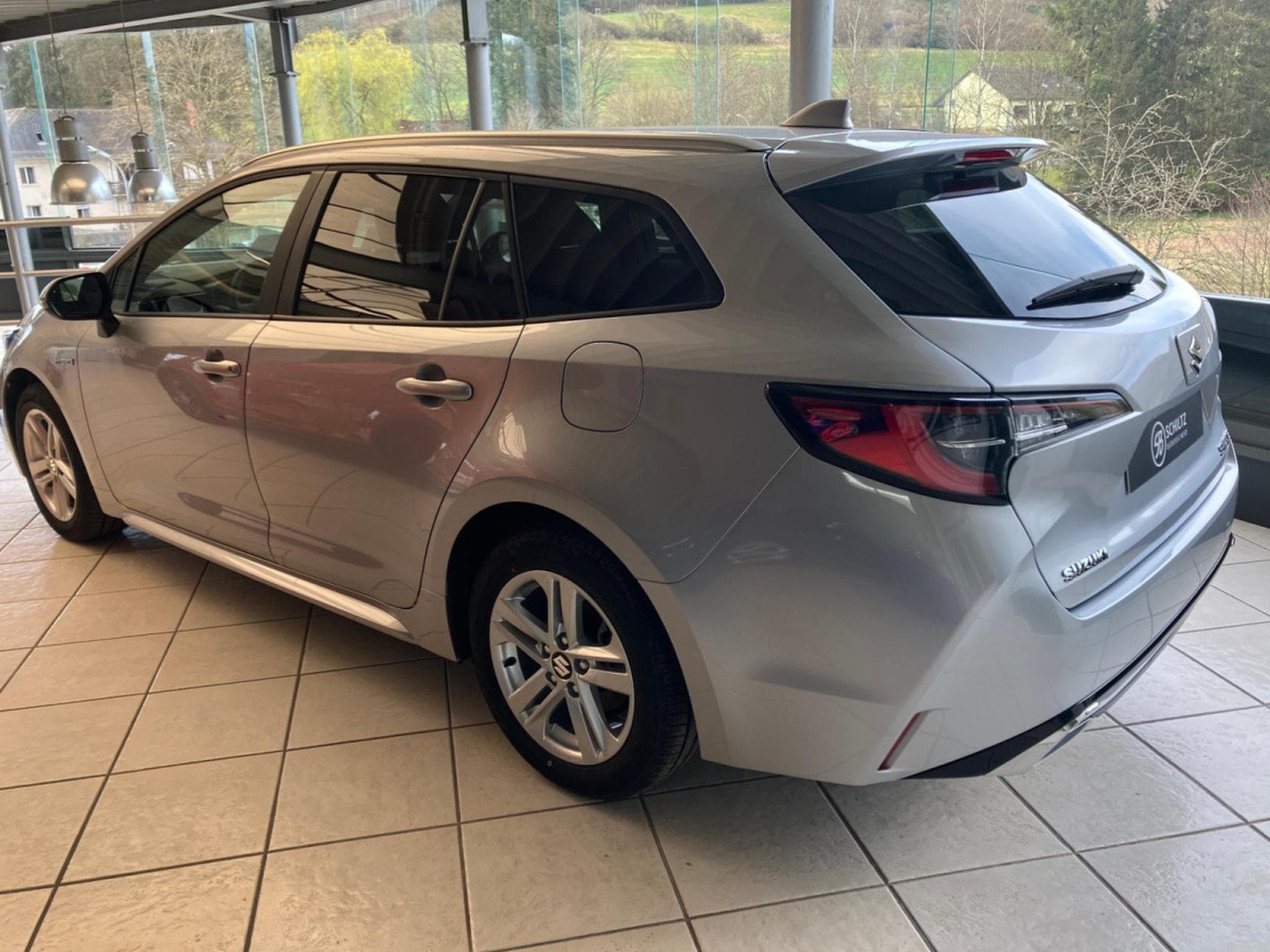 Suzuki Swace 1.8 Mild Hybrid GL+ 140HP (2025) - Foto 2