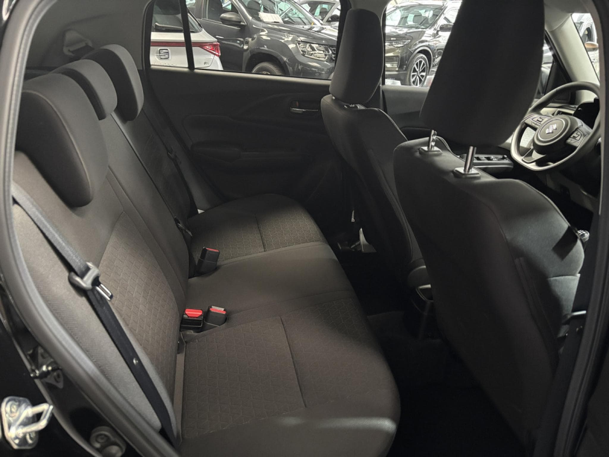 Suzuki Swift 1.2 GL+ (2025) - Photo 13