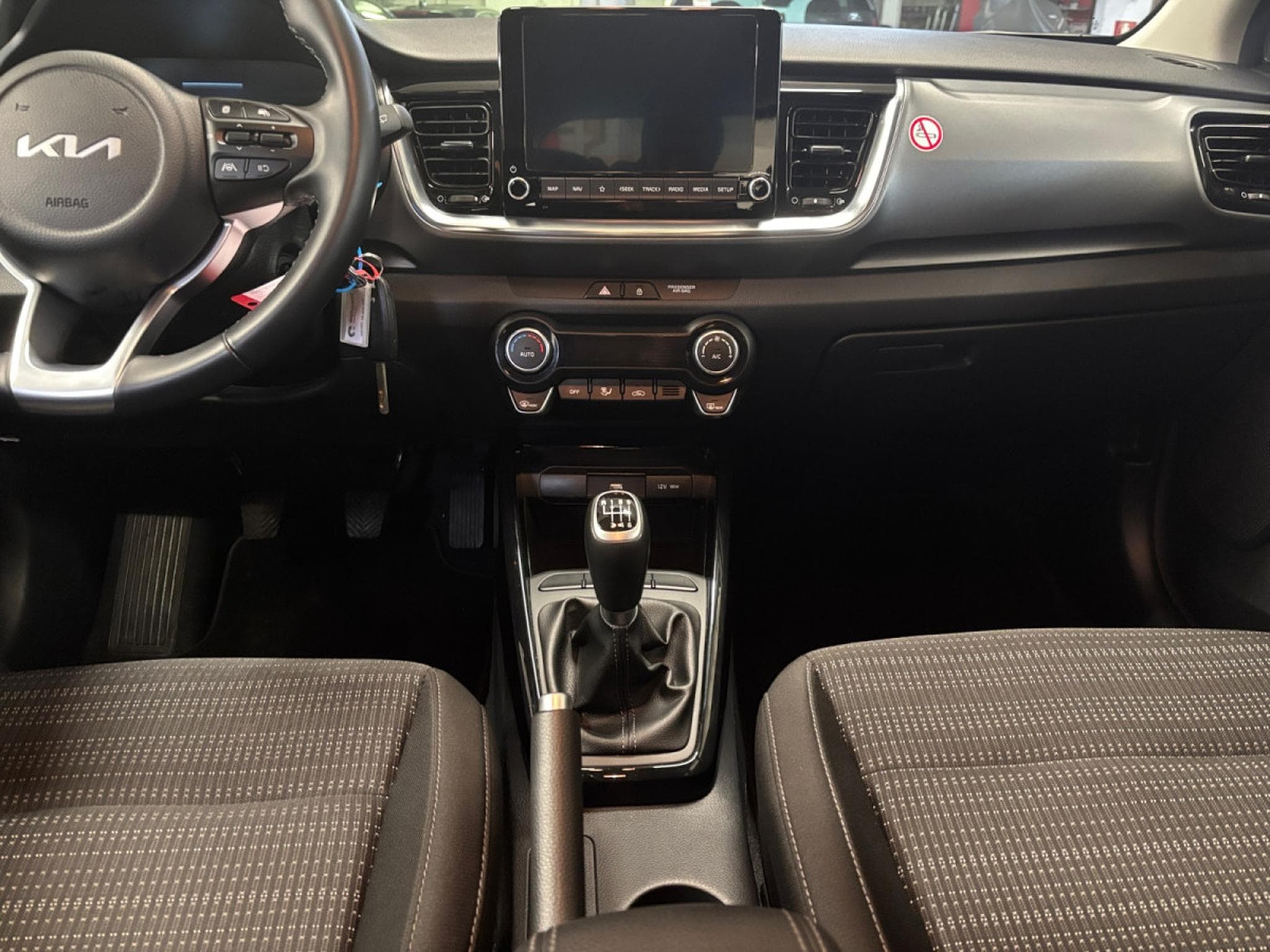 Kia Stonic Pulse 1.0T ISG (2024) - Foto 14