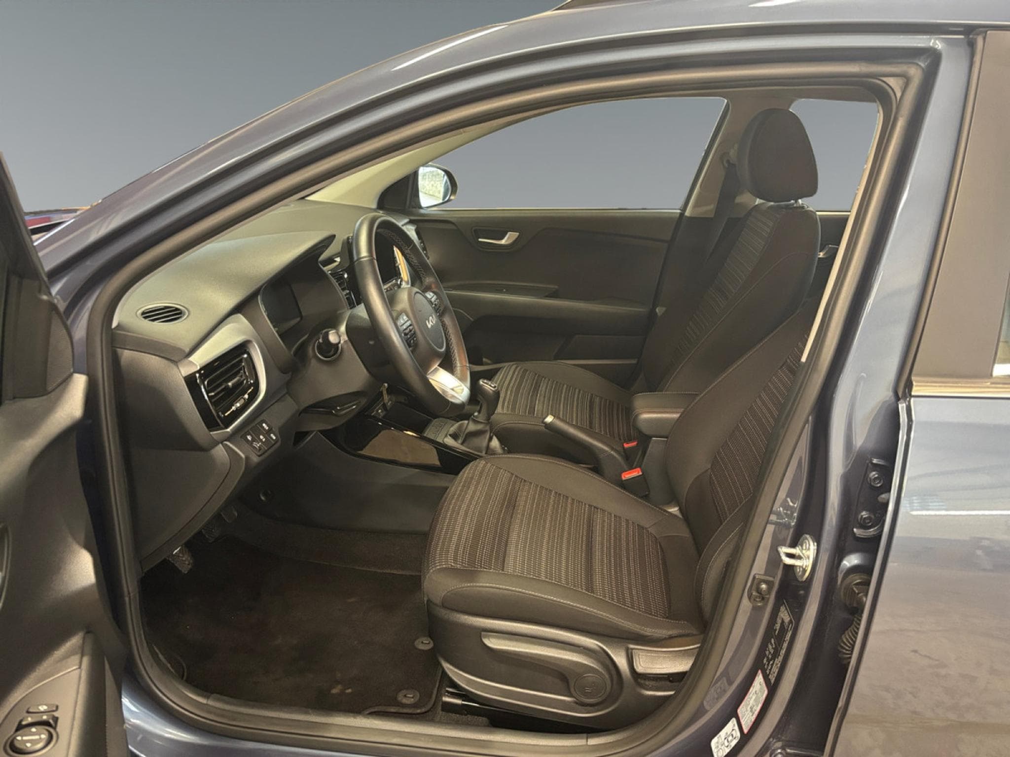 Kia Stonic Pulse 1.0T ISG (2024) - Foto 9