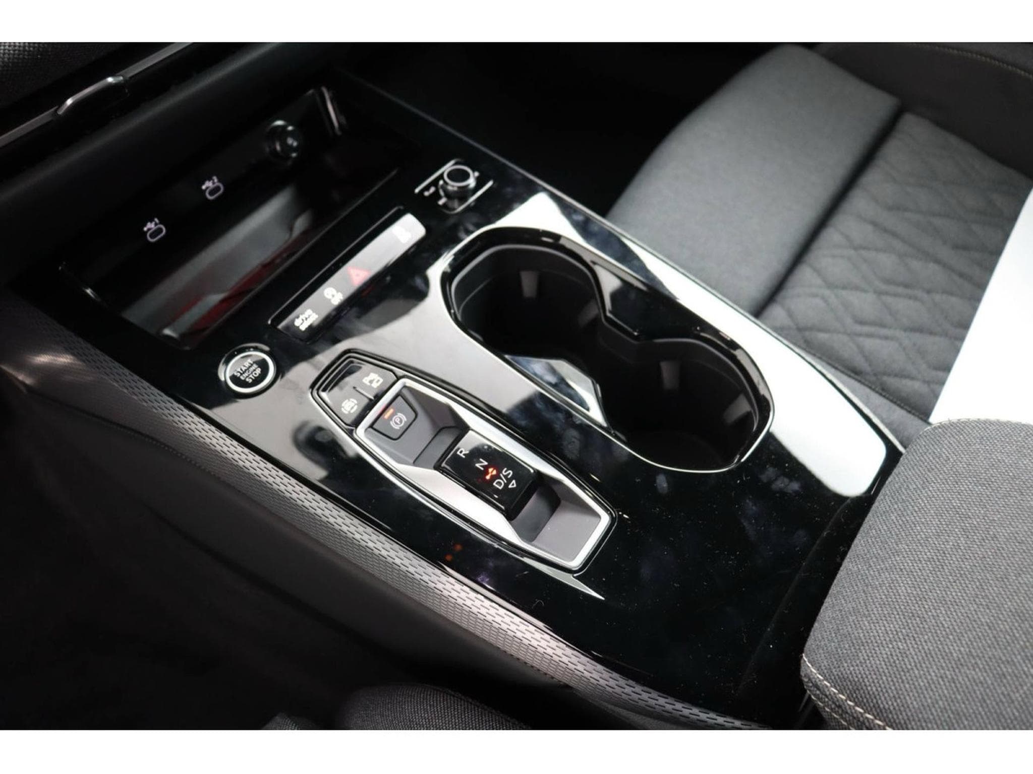 Audi A5 Audi A5 Avant TFSI  S tronic 7 S Line/19”/ (2025) - Photo 10