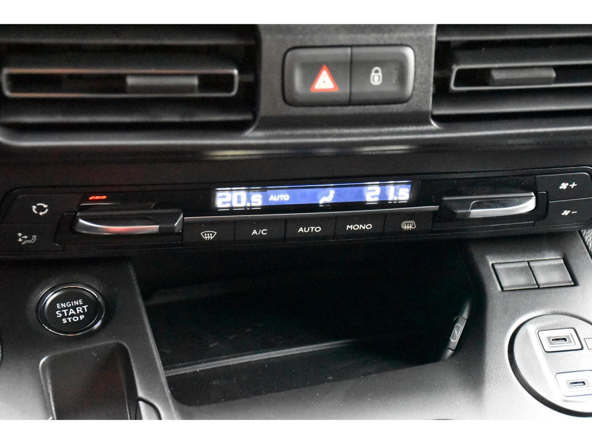 Citroën Berlingo 1.5 BlueHDI 100 CLIMA REGUL LANE CAM KEYLESS NEUF (2025) - Foto 16