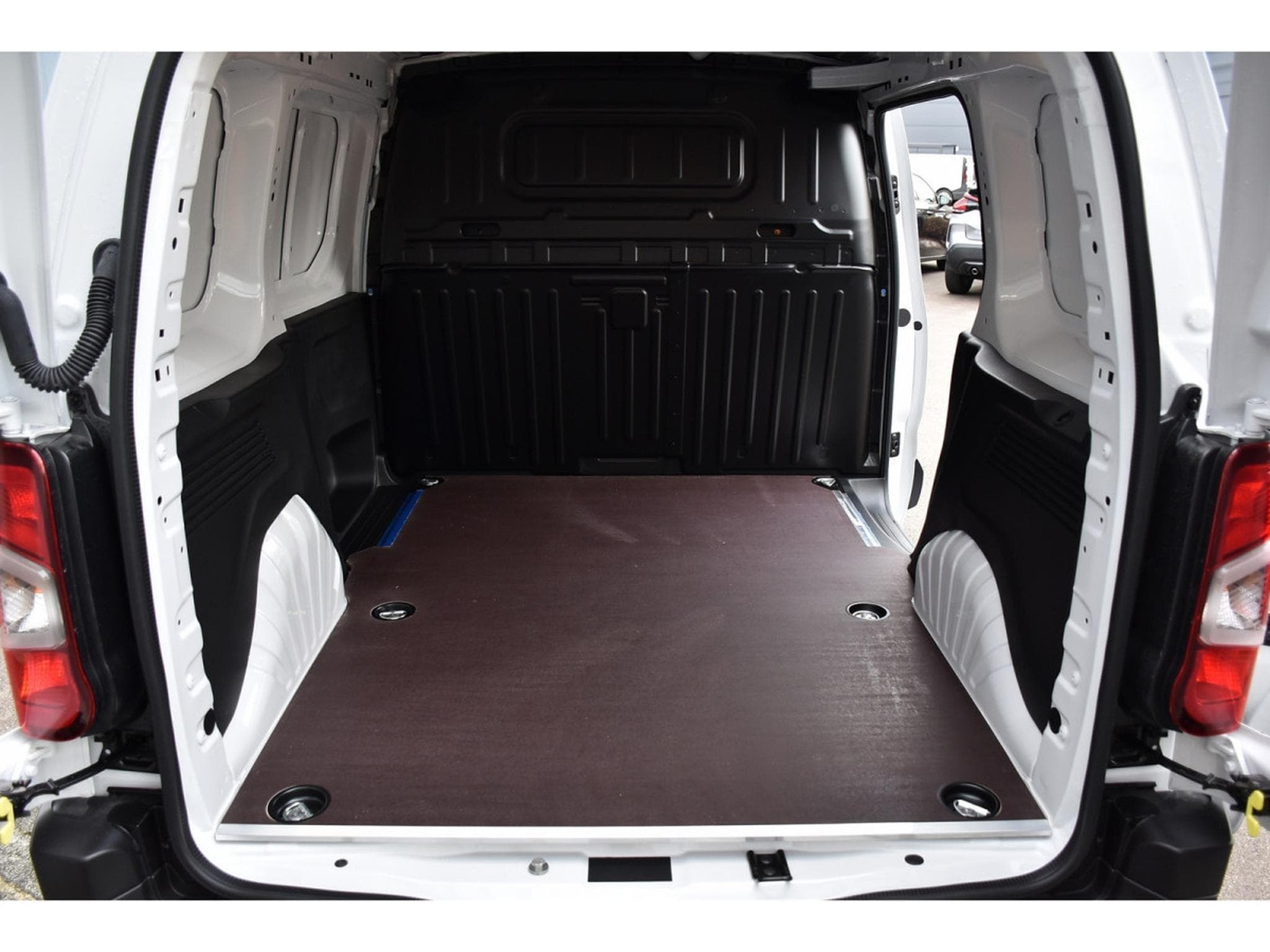 Citroën Berlingo 1.5 BlueHDI 100 CLIMA REGUL LANE CAM KEYLESS NEUF (2025) - Foto 5