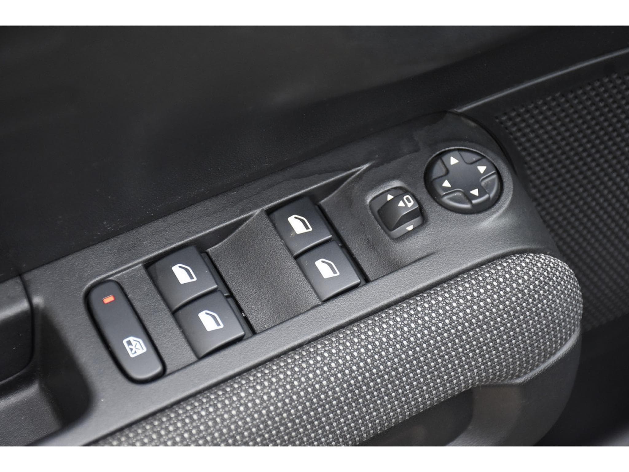 Citroën C3 Aircross 1.2 PureTech 110 C-Series CLIMA REGUL GPS (2023) - Photo 17